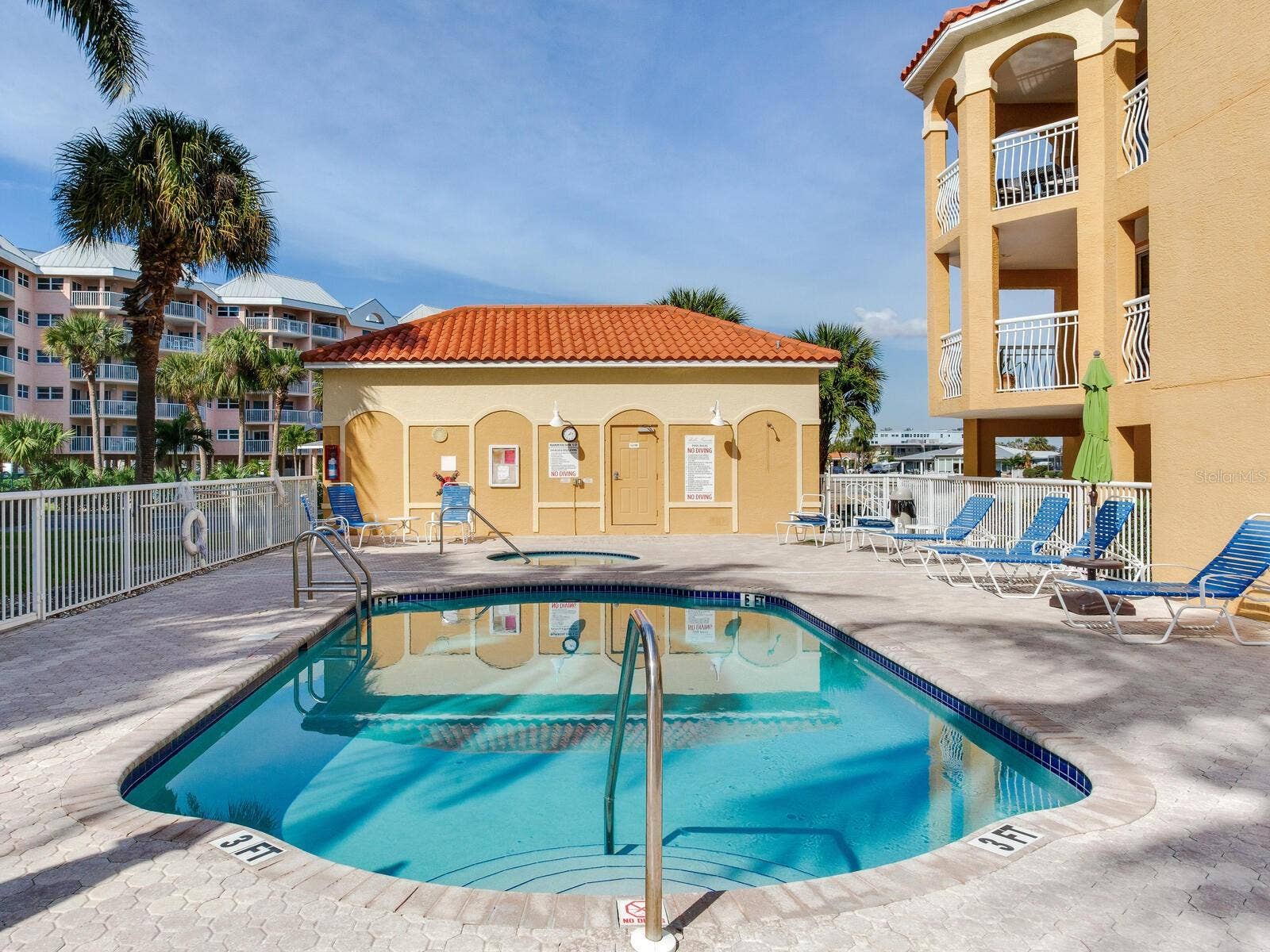 5353 GULF BOULEVARD, #B202, St Pete Beach, FL 33706 5353 GULF BOULEVARD, #B202, St Pete Beach, FL 33706