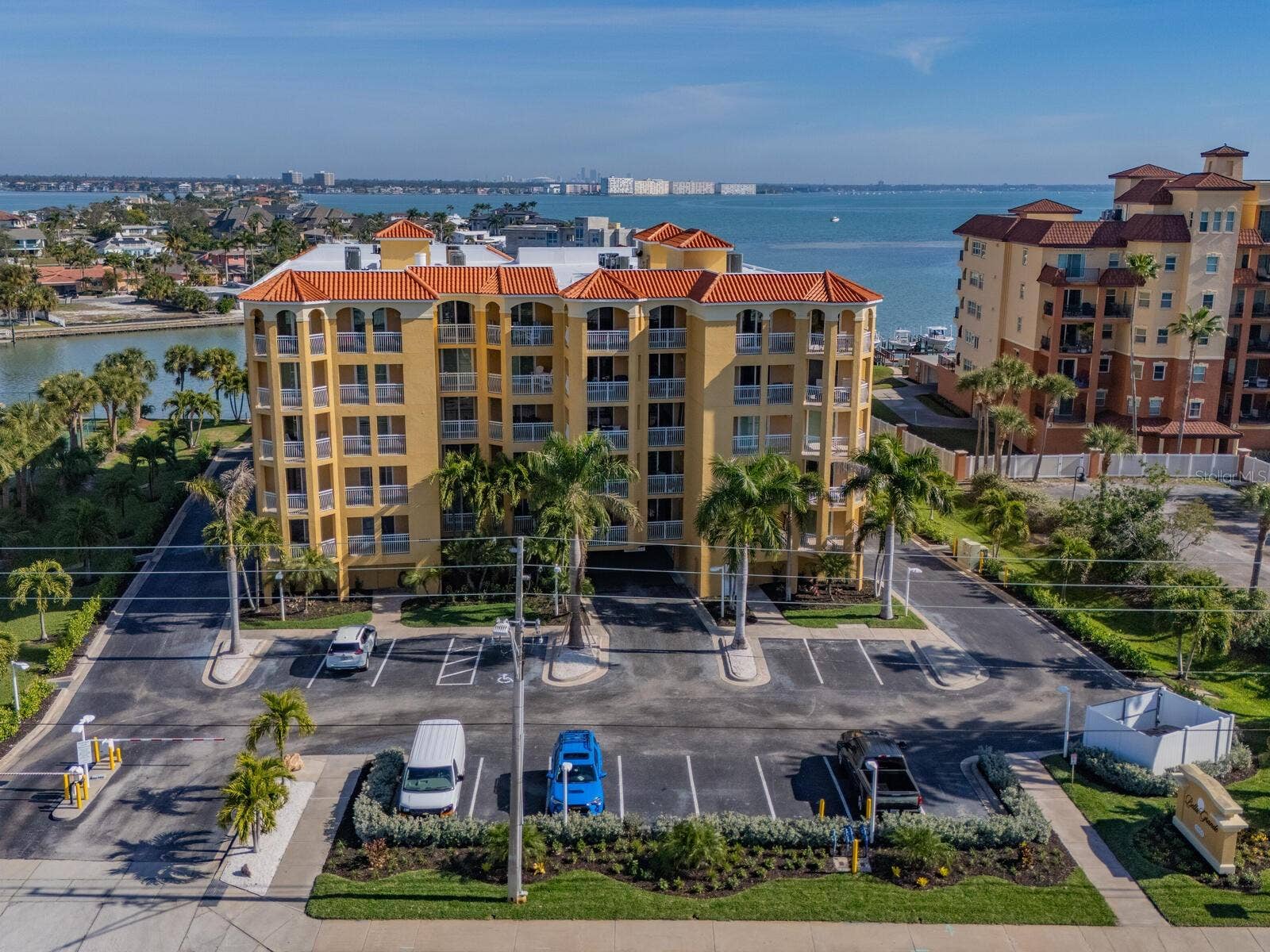 5353 GULF BOULEVARD, #B202, St Pete Beach, FL 33706 5353 GULF BOULEVARD, #B202, St Pete Beach, FL 33706