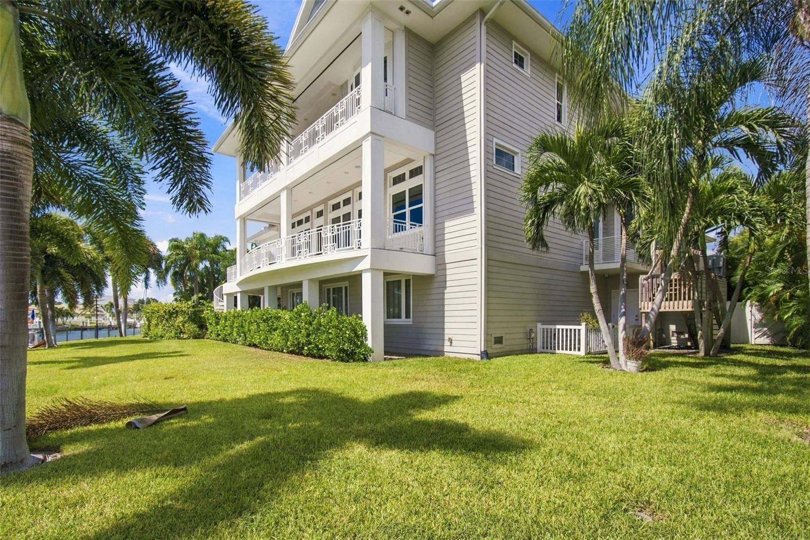 14 MARINA TERRACE, Treasure Island, FL 33706
