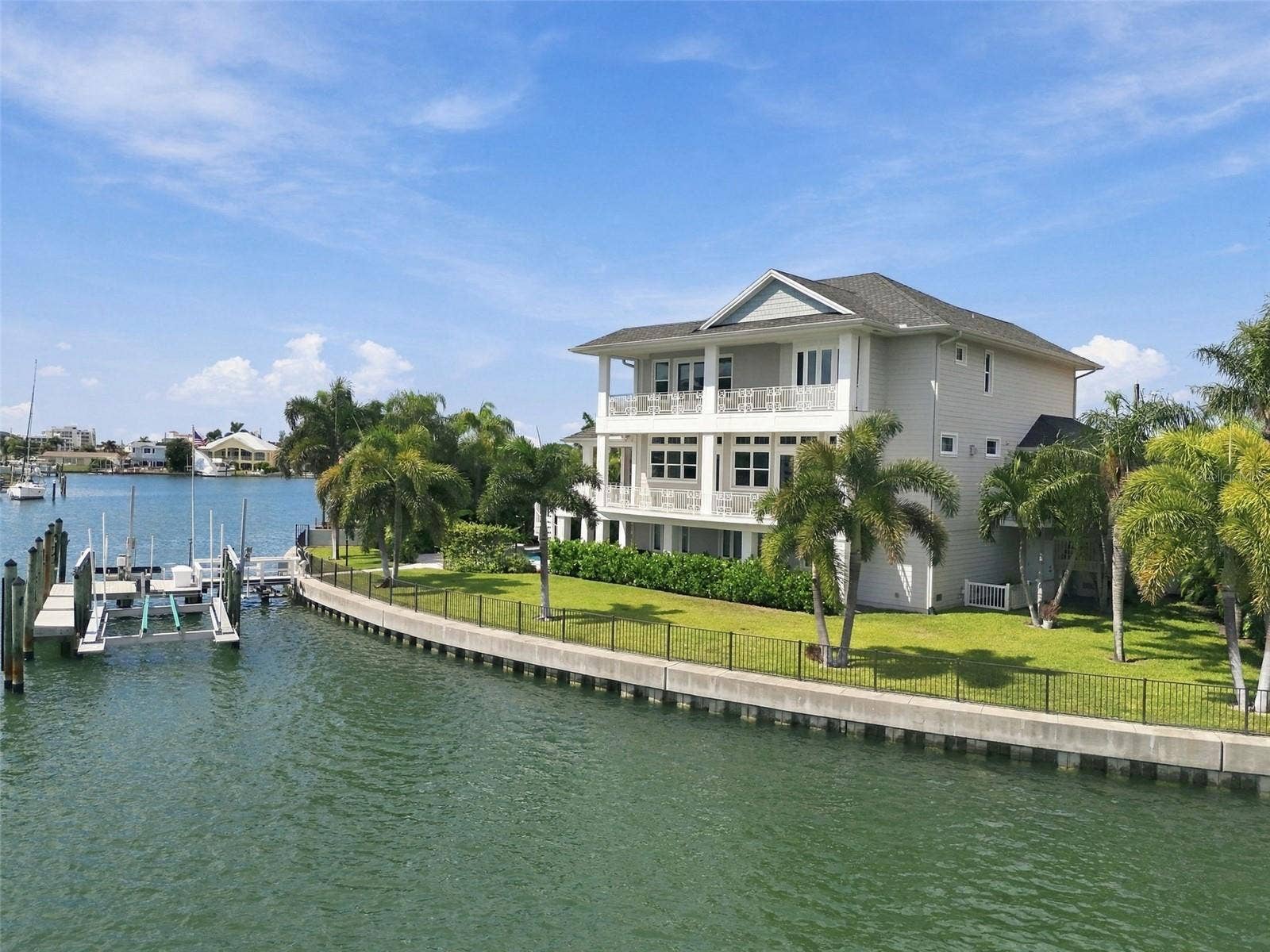 14 MARINA TERRACE, Treasure Island, FL 33706
