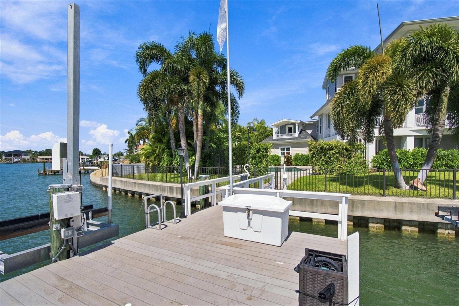14 MARINA TERRACE, Treasure Island, FL 33706