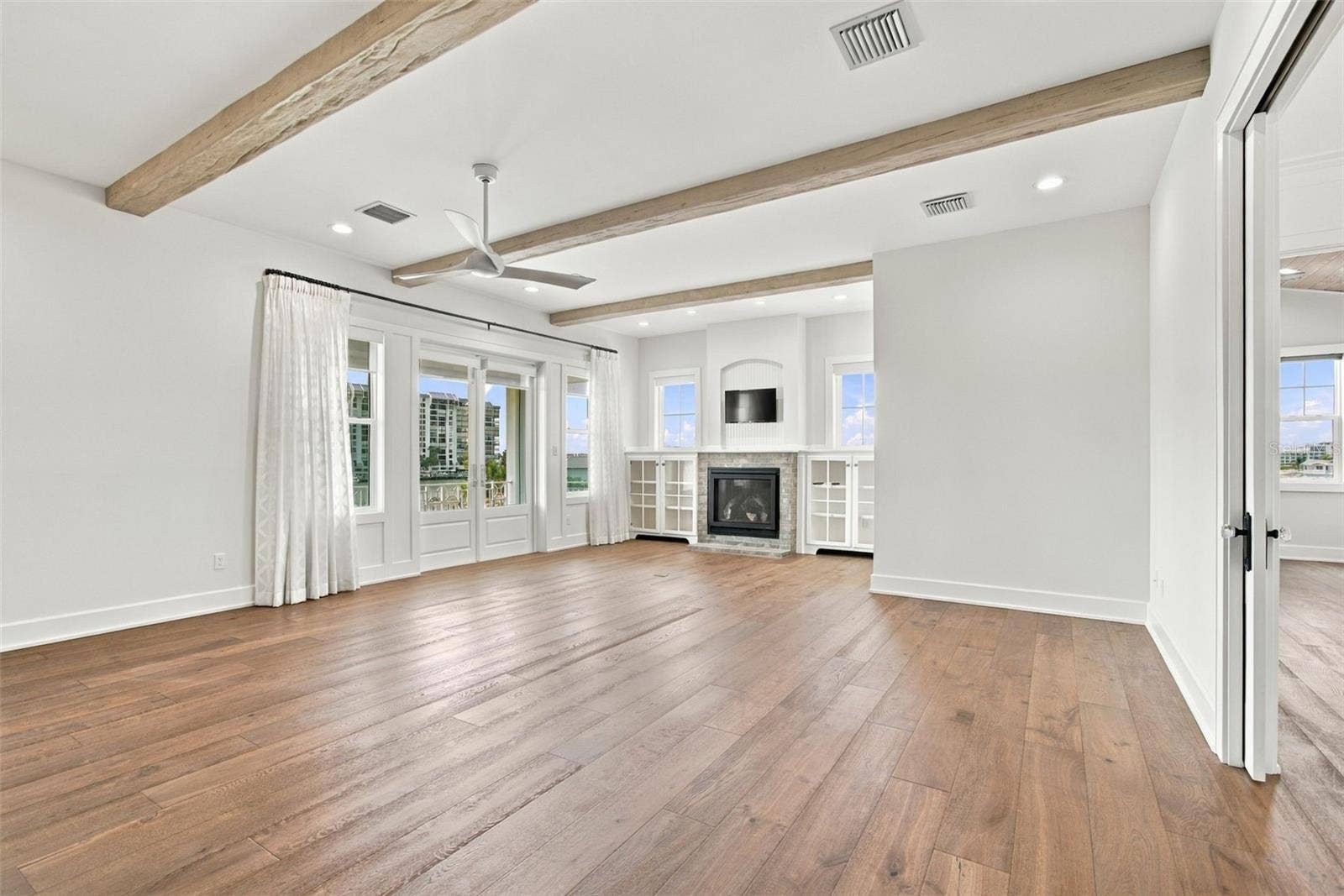 14 MARINA TERRACE, Treasure Island, FL 33706