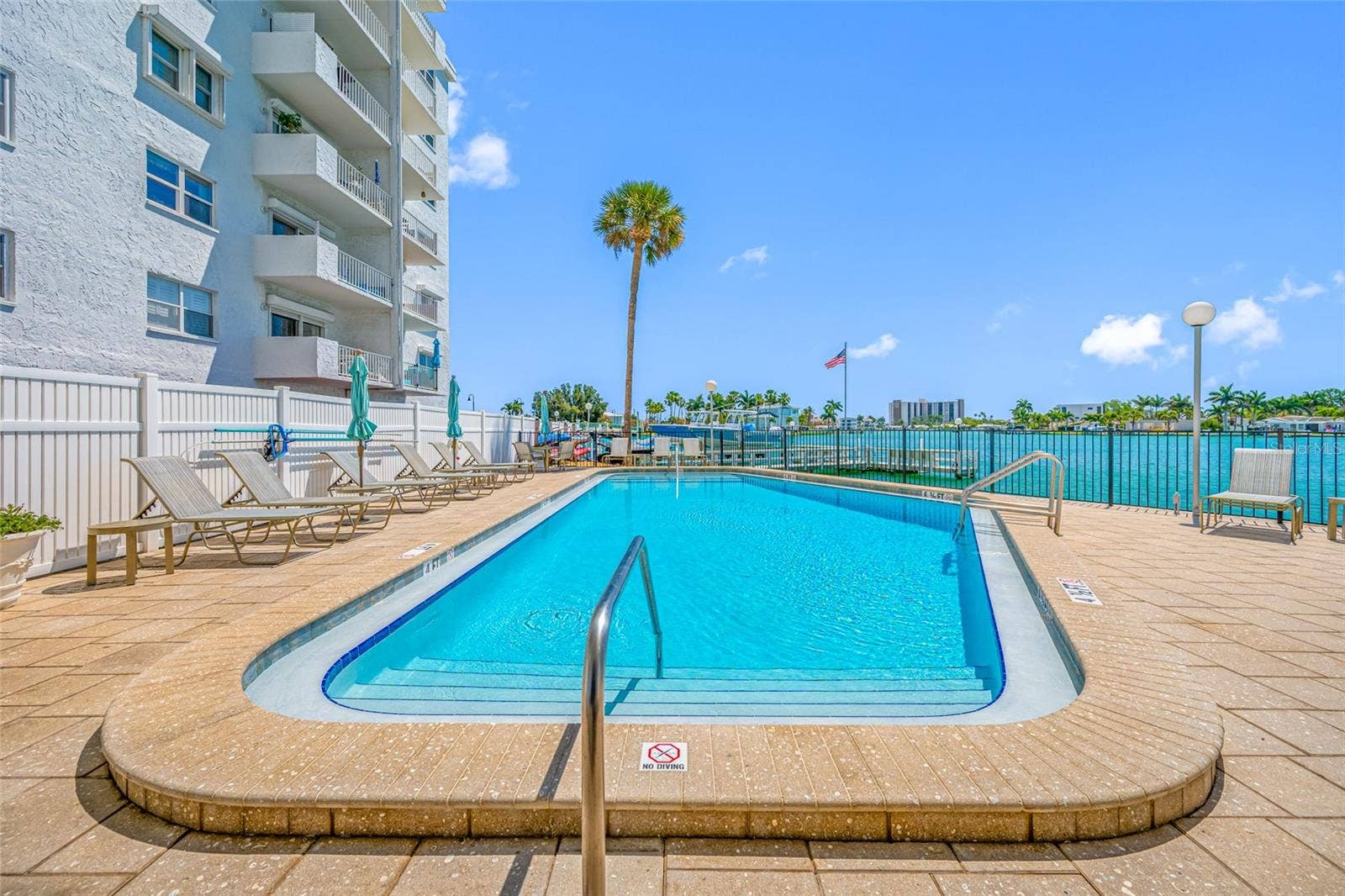 285 107 AVENUE, #306, Treasure Island, FL 33706