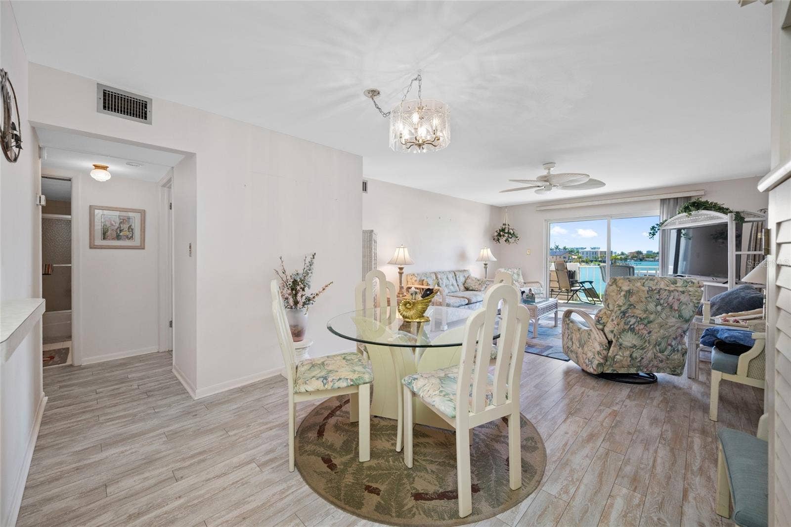 285 107 AVENUE, #306, Treasure Island, FL 33706