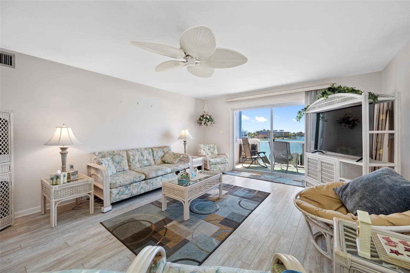 285 107 AVENUE, #306, Treasure Island, FL 33706