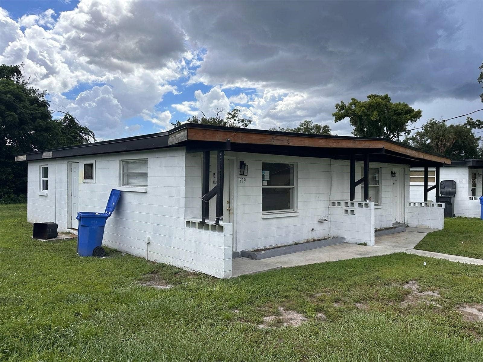 905 E 124TH AVENUE, Tampa, FL 33612 905 E 124TH AVENUE, Tampa, FL 33612