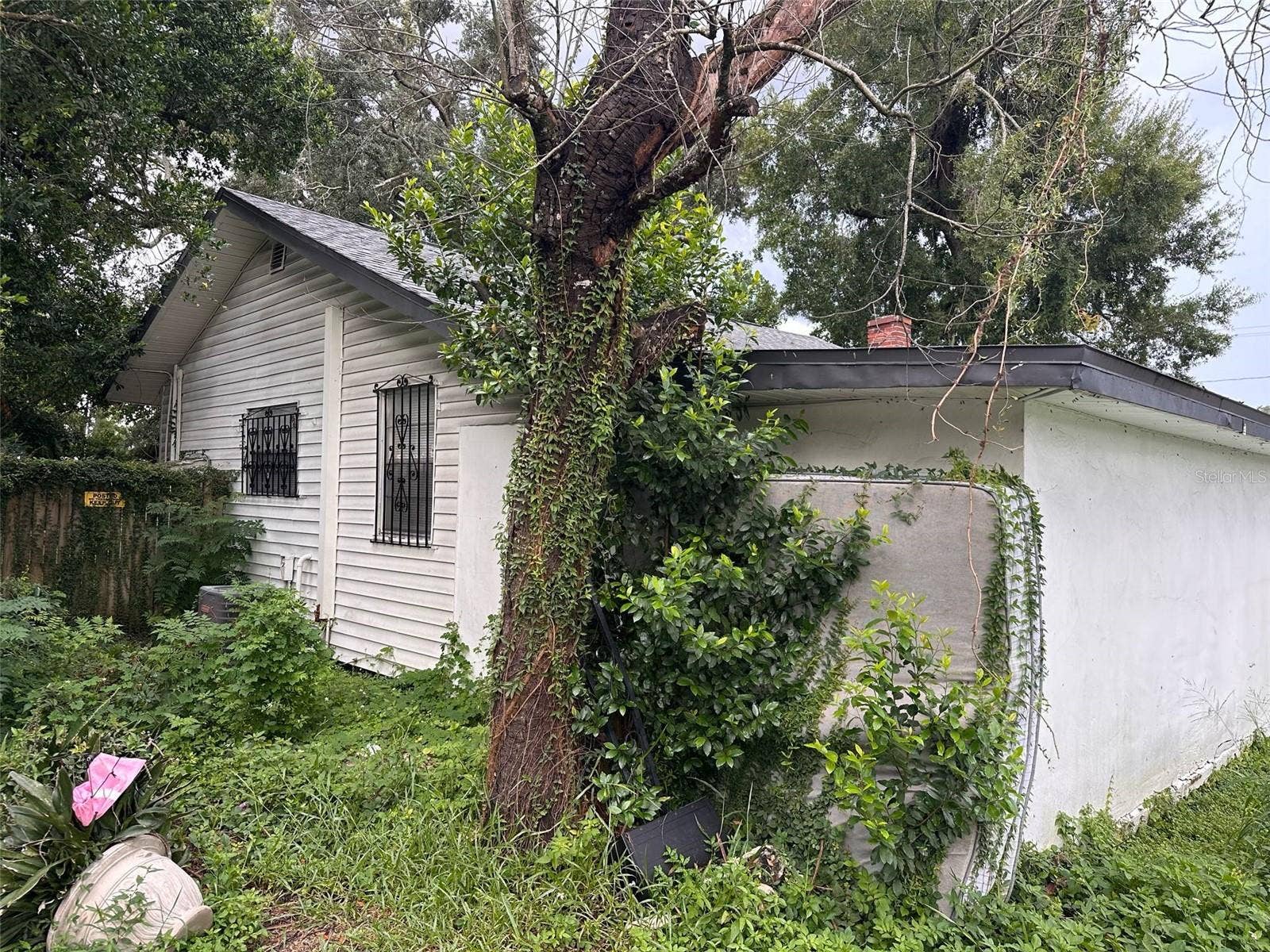 923 E 122ND AVENUE, Tampa, FL 33612 923 E 122ND AVENUE, Tampa, FL 33612