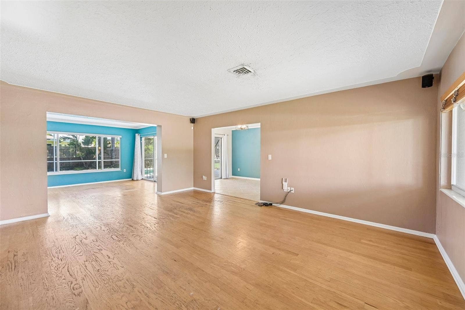 2400 S BRINK AVENUE, Sarasota, FL 34239