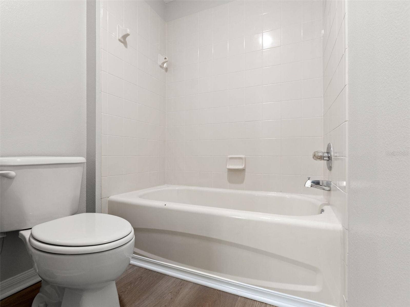 17912 HAVENVIEW LANE, Lutz, FL 33558 Upstairs bathroom