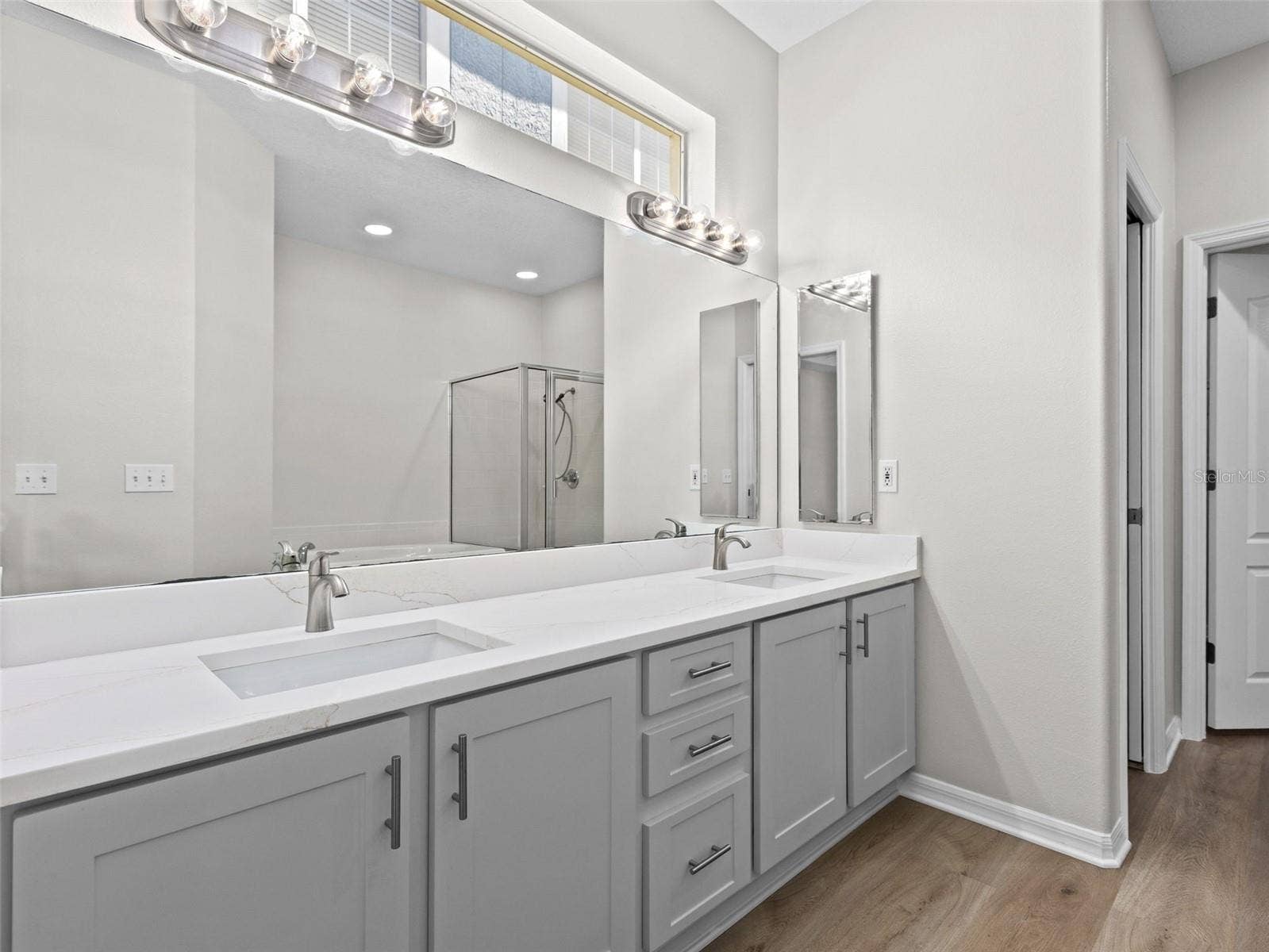 17912 HAVENVIEW LANE, Lutz, FL 33558 Primary bathroom with double vanity sinks