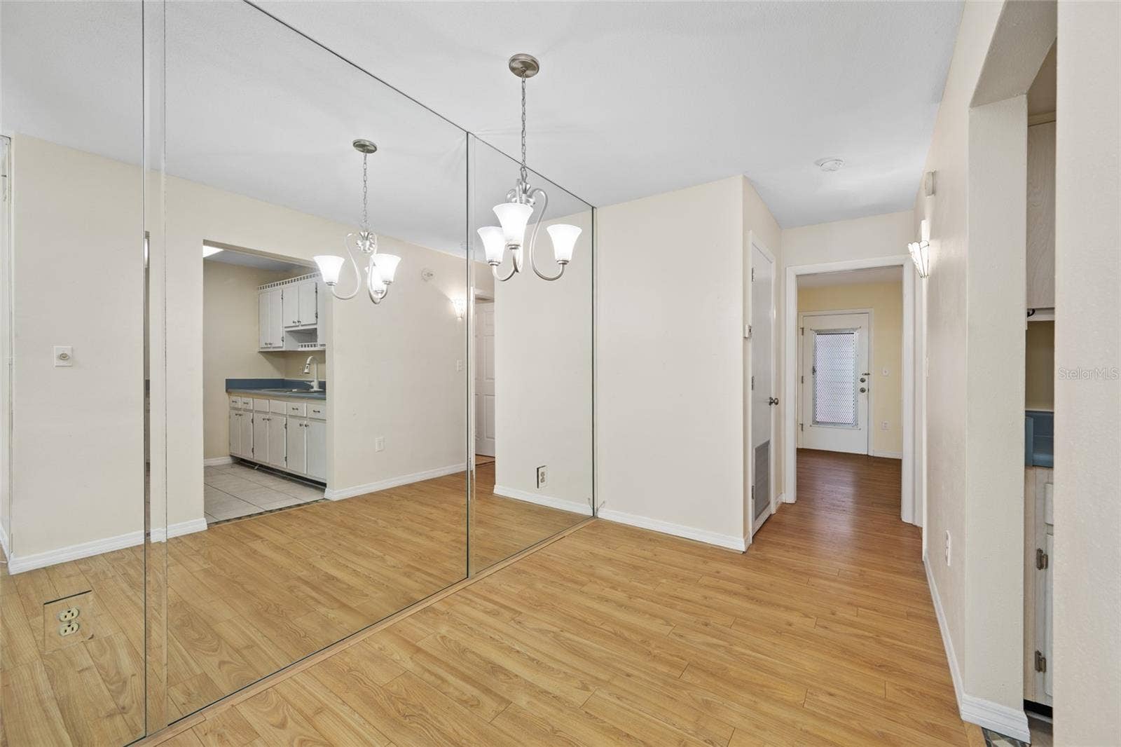 8075 112 STREET, #104, Seminole, FL 33772 8075 112 STREET, #104, Seminole, FL 33772