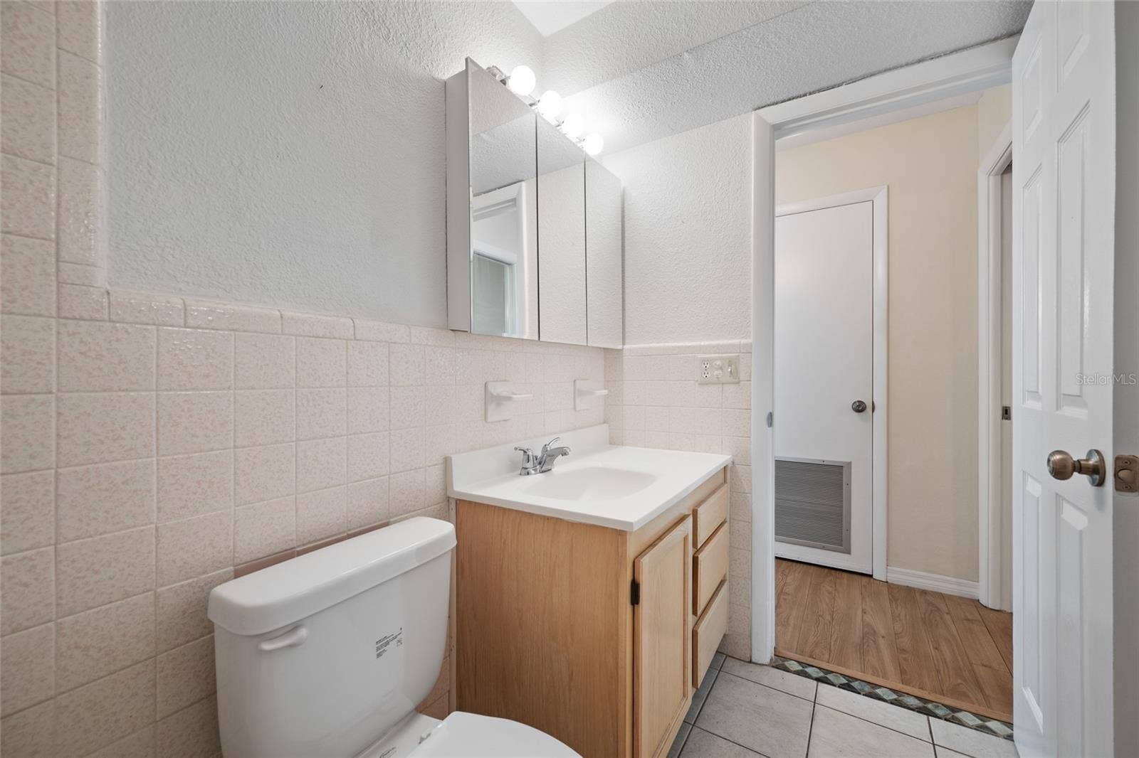 8075 112 STREET, #104, Seminole, FL 33772 8075 112 STREET, #104, Seminole, FL 33772