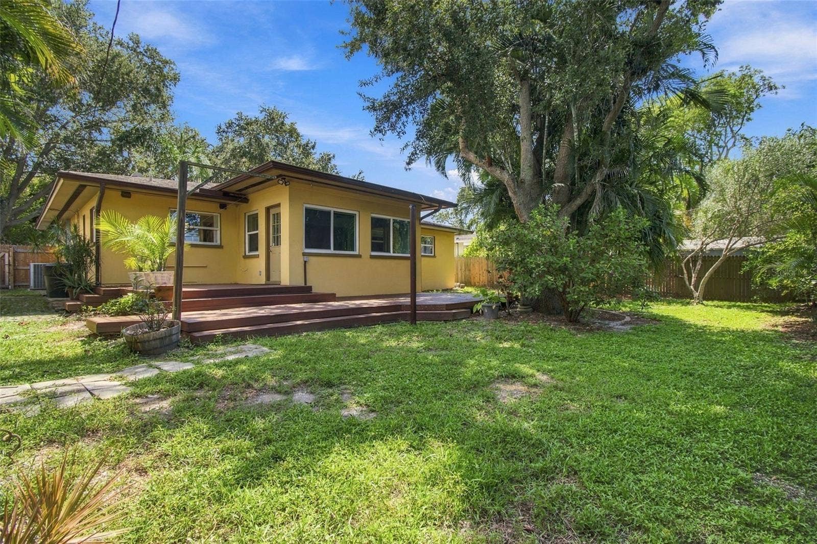 1612 SAN CHARLES DRIVE, Dunedin, FL 34698 1612 SAN CHARLES DRIVE, Dunedin, FL 34698