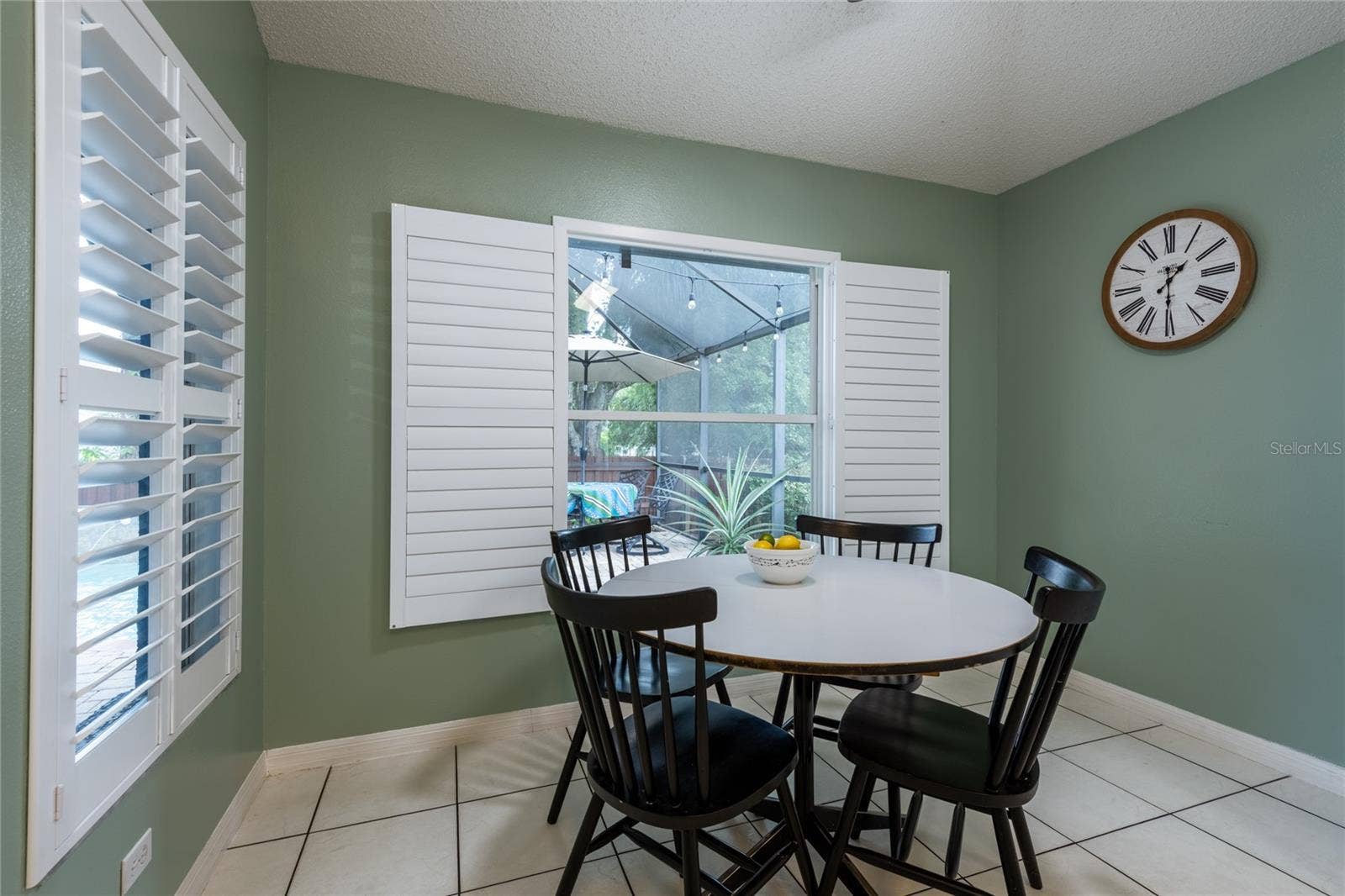 Breakfast nook