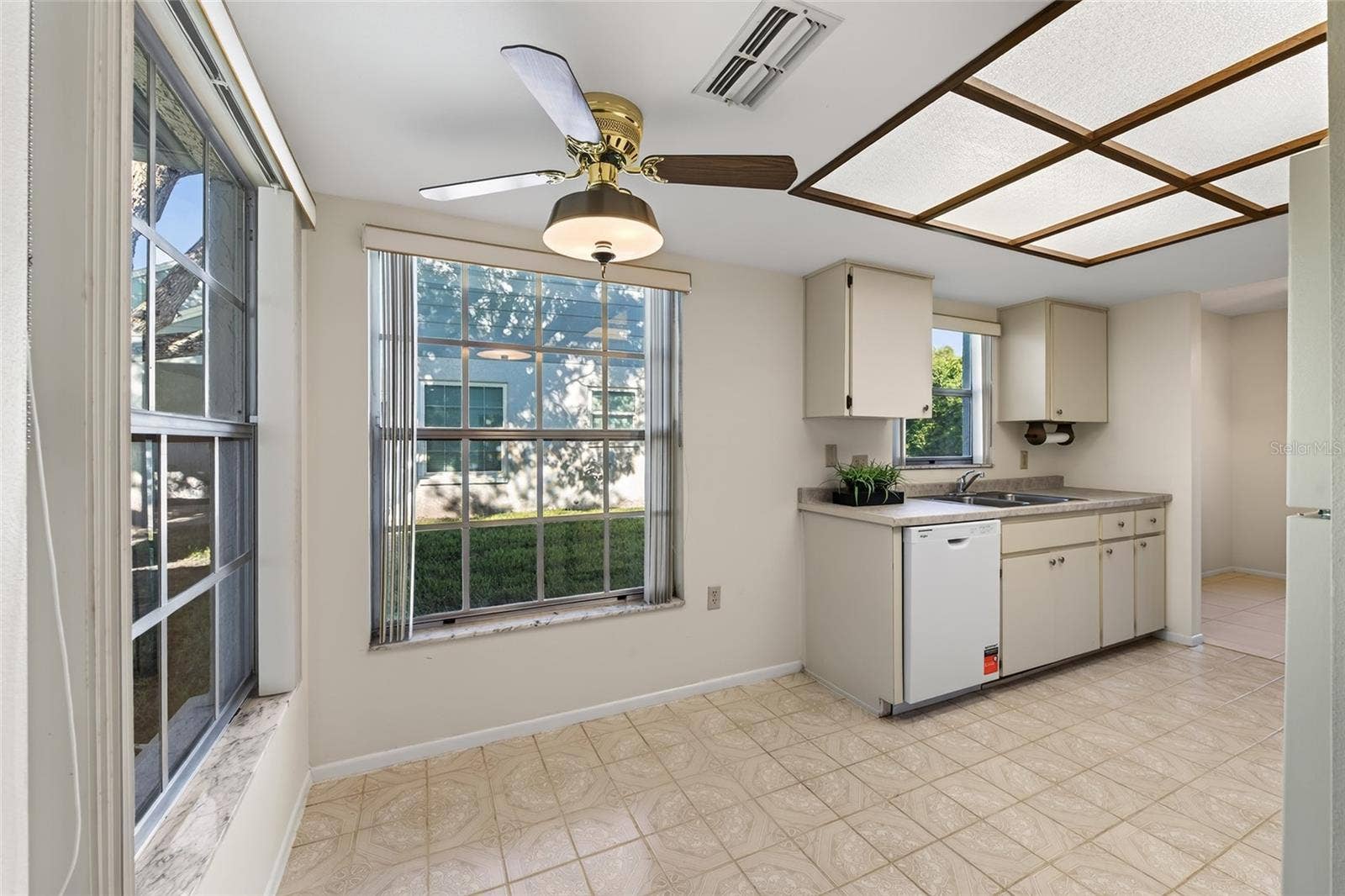 9545 DANVILLE COURT, #42, New Port Richey, FL 34655 Breakfast Nook/Eat In Kitchen Area- 9545 Danville Court, #42, New Port Richey, FL 34655Wedgewood Village Condos in Heritage Lake