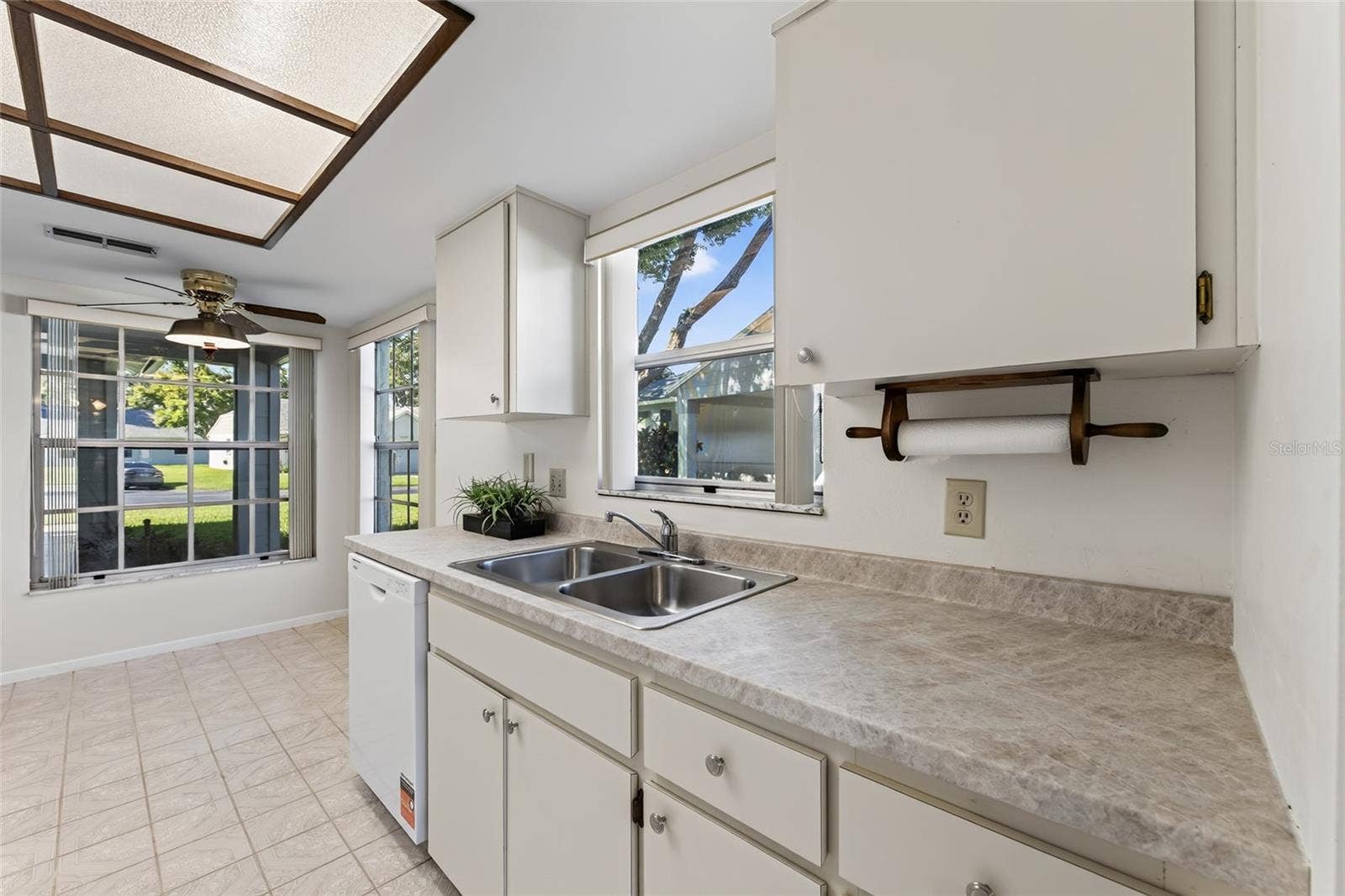 9545 DANVILLE COURT, #42, New Port Richey, FL 34655 Kitchen Area- 9545 Danville Court, #42, New Port Richey, FL 34655Wedgewood Village Condos in Heritage Lake