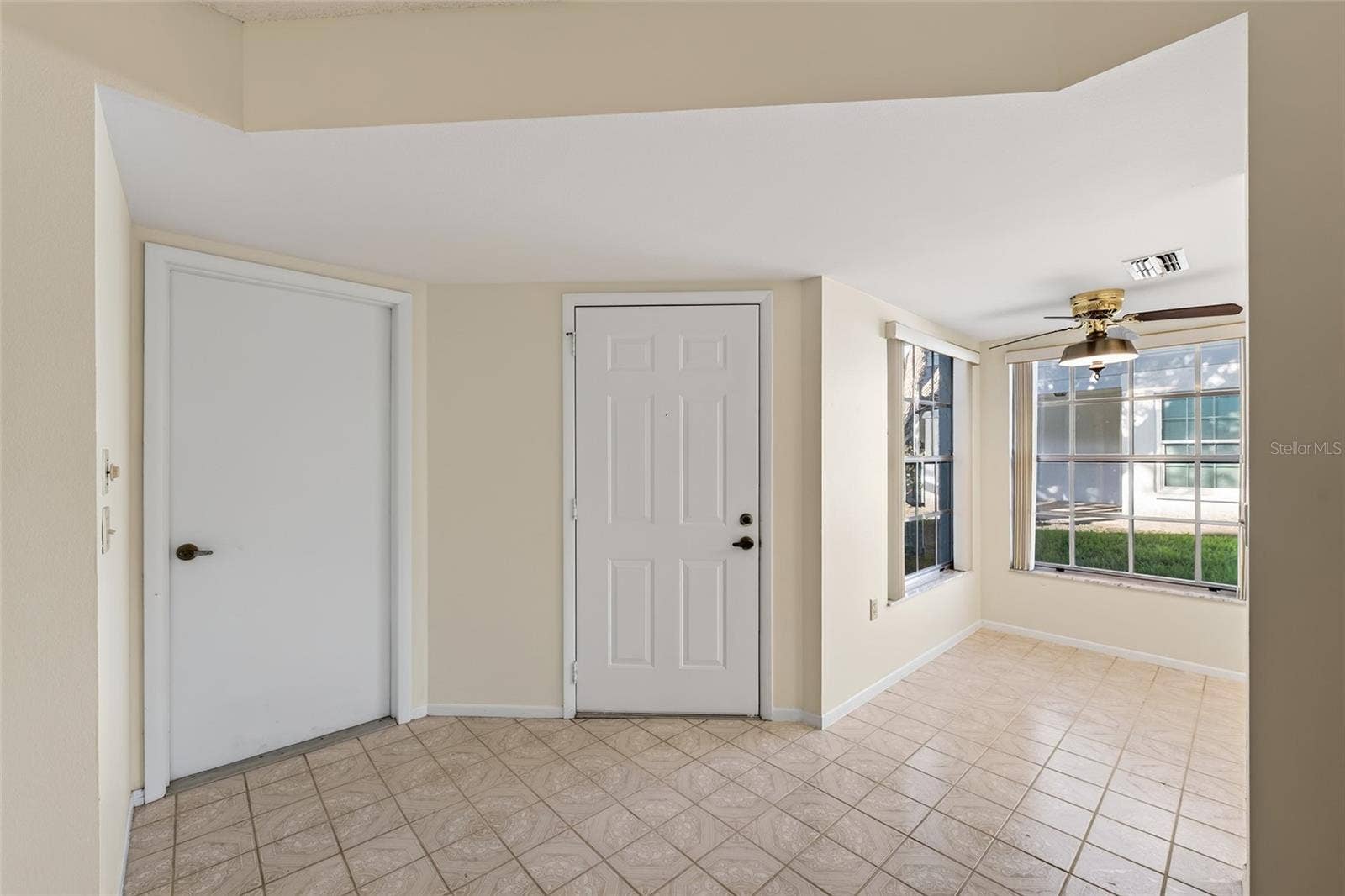 9545 DANVILLE COURT, #42, New Port Richey, FL 34655 Foyer- 9545 Danville Court, #42, New Port Richey, FL 34655Wedgewood Village Condos in Heritage Lake