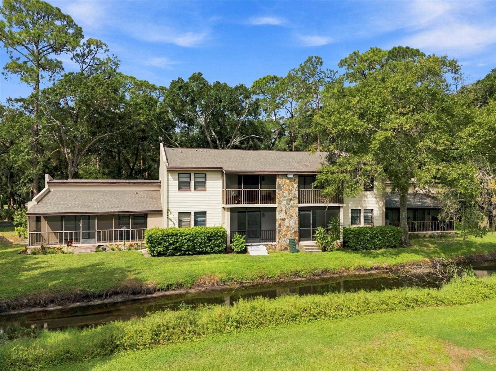 1000 TARPON WOODS BOULEVARD, #302, Palm Harbor, FL 34685