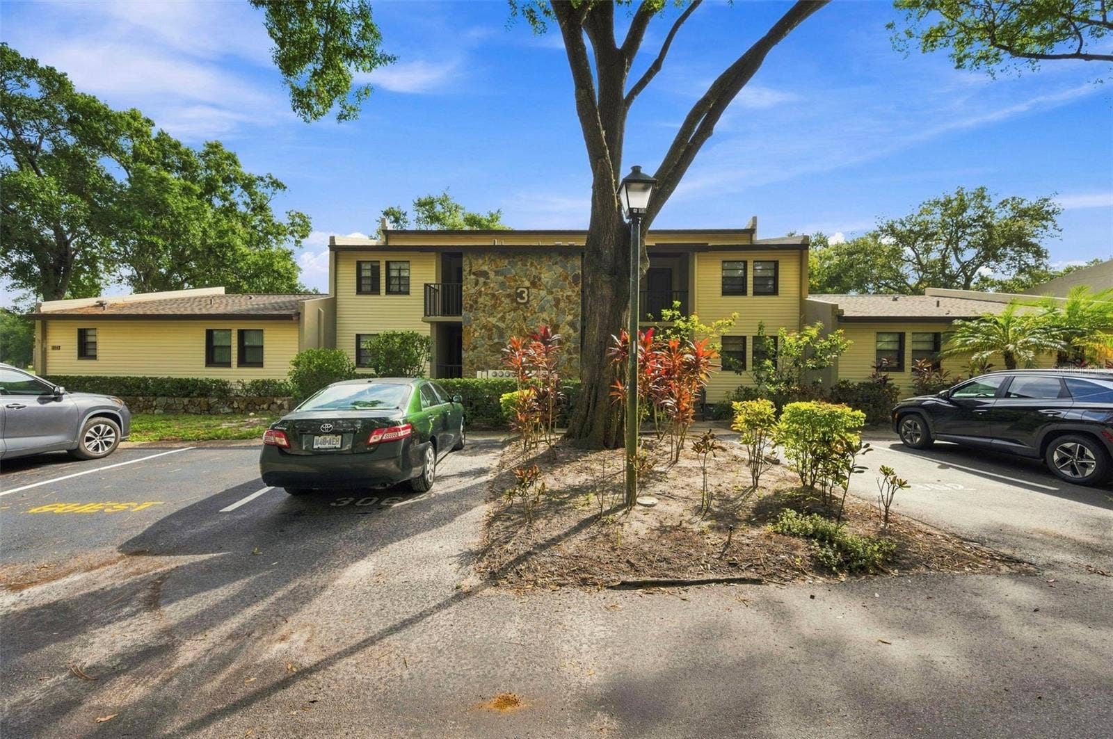 1000 TARPON WOODS BOULEVARD, #302, Palm Harbor, FL 34685