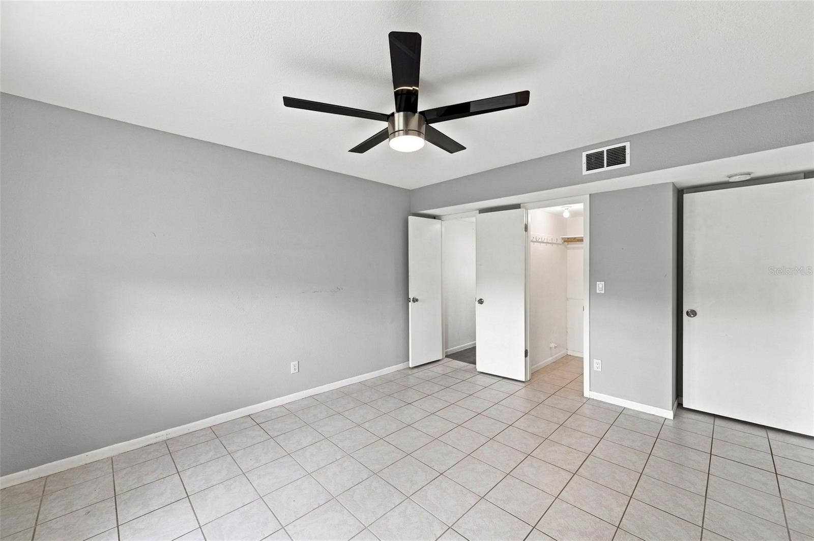 1000 TARPON WOODS BOULEVARD, #302, Palm Harbor, FL 34685