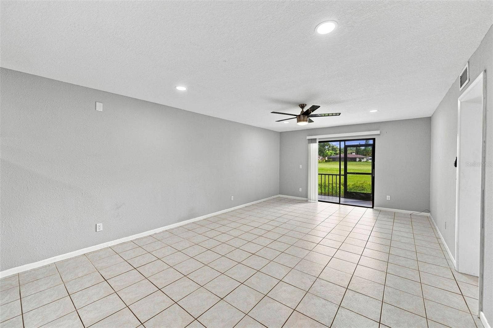 1000 TARPON WOODS BOULEVARD, #302, Palm Harbor, FL 34685