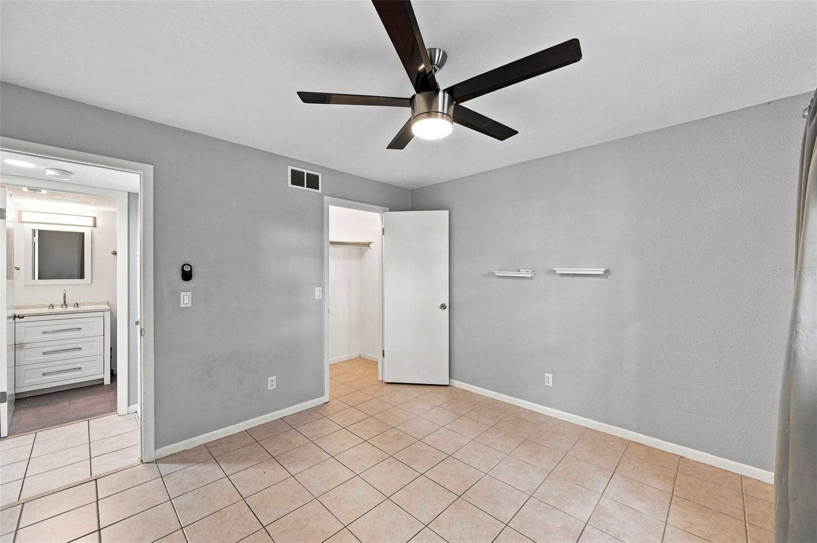 1000 TARPON WOODS BOULEVARD, #302, Palm Harbor, FL 34685