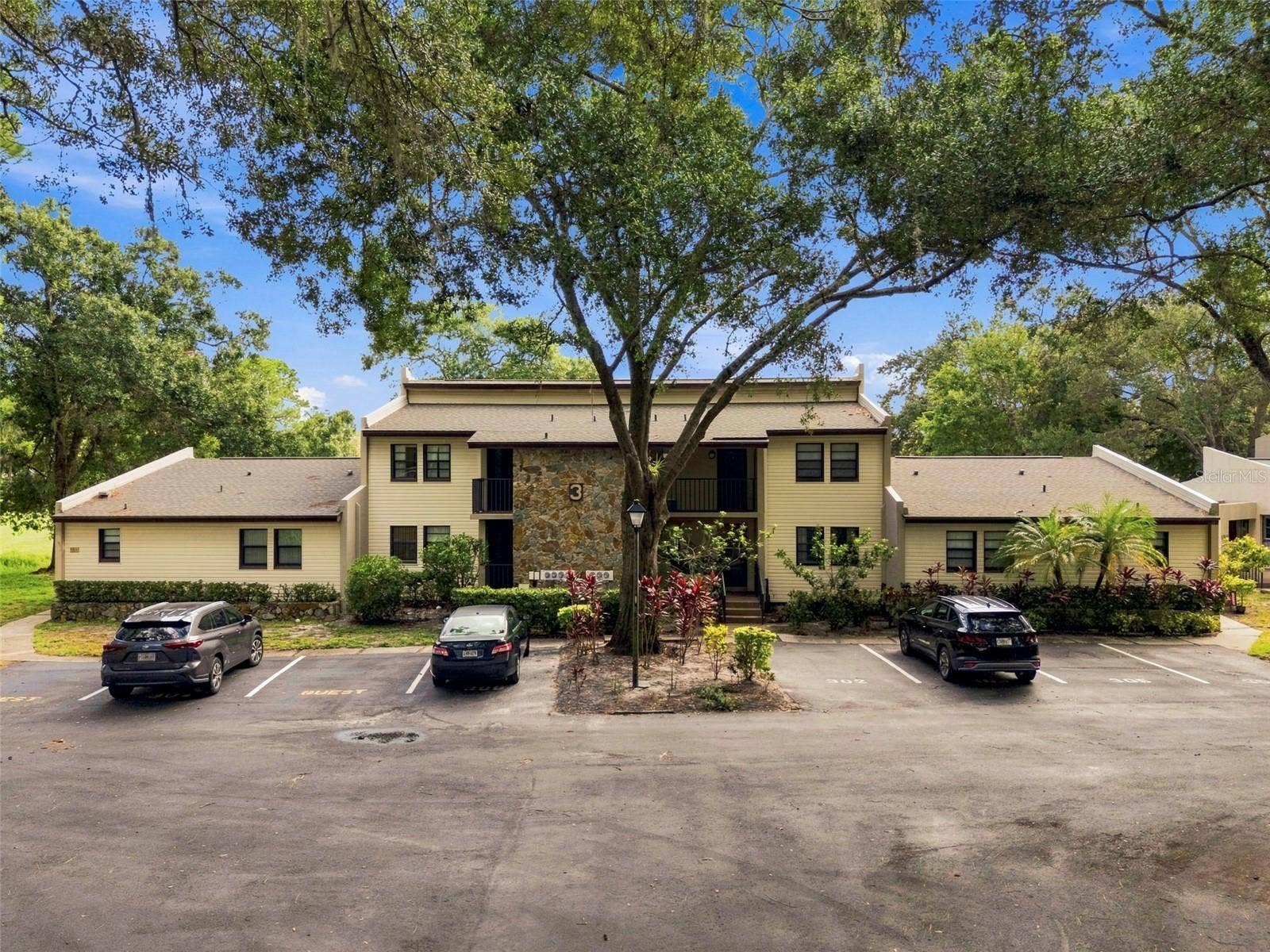 1000 TARPON WOODS BOULEVARD, #302, Palm Harbor, FL 34685