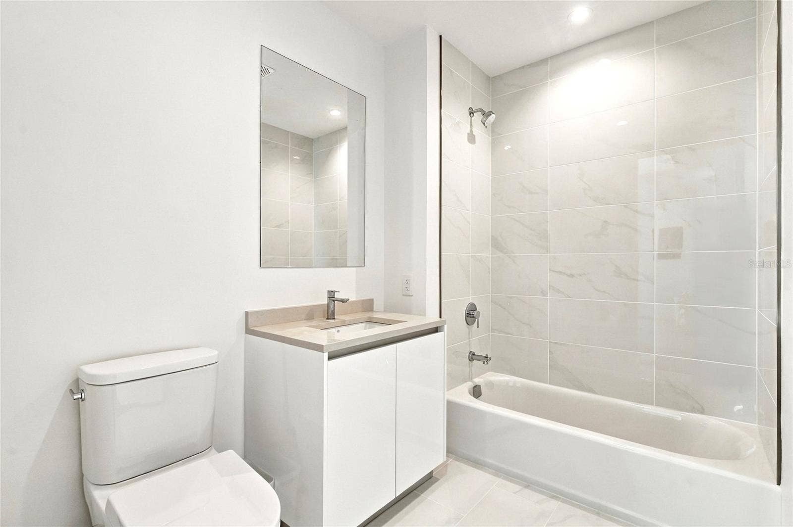 400 CENTRAL AVENUE, #301, St Petersburg, FL 33701 Guest Bathroom