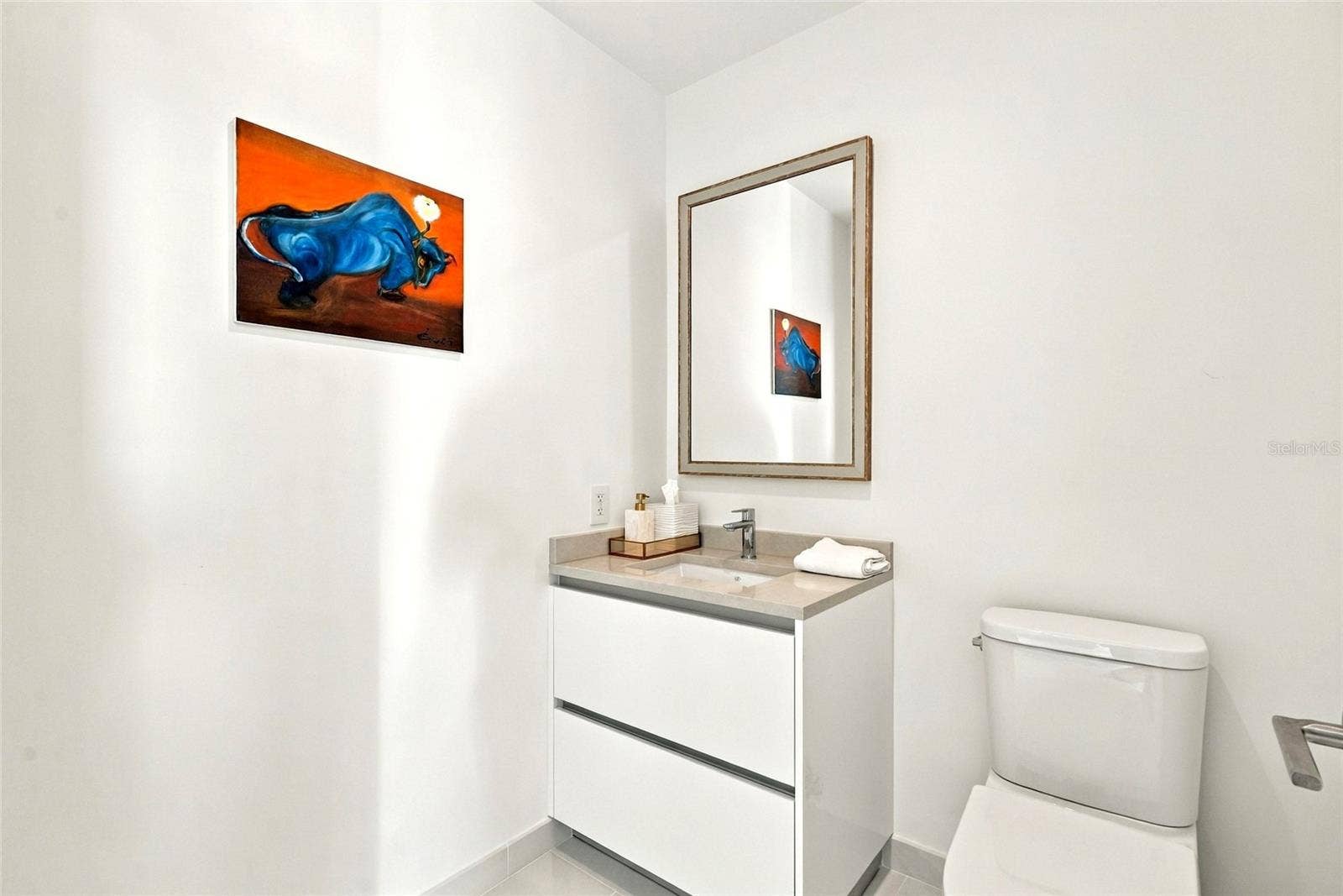 400 CENTRAL AVENUE, #301, St Petersburg, FL 33701 Half bath