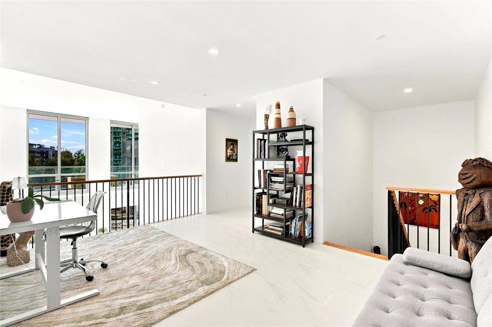 400 CENTRAL AVENUE, #301, St Petersburg, FL 33701 Upstairs Loft