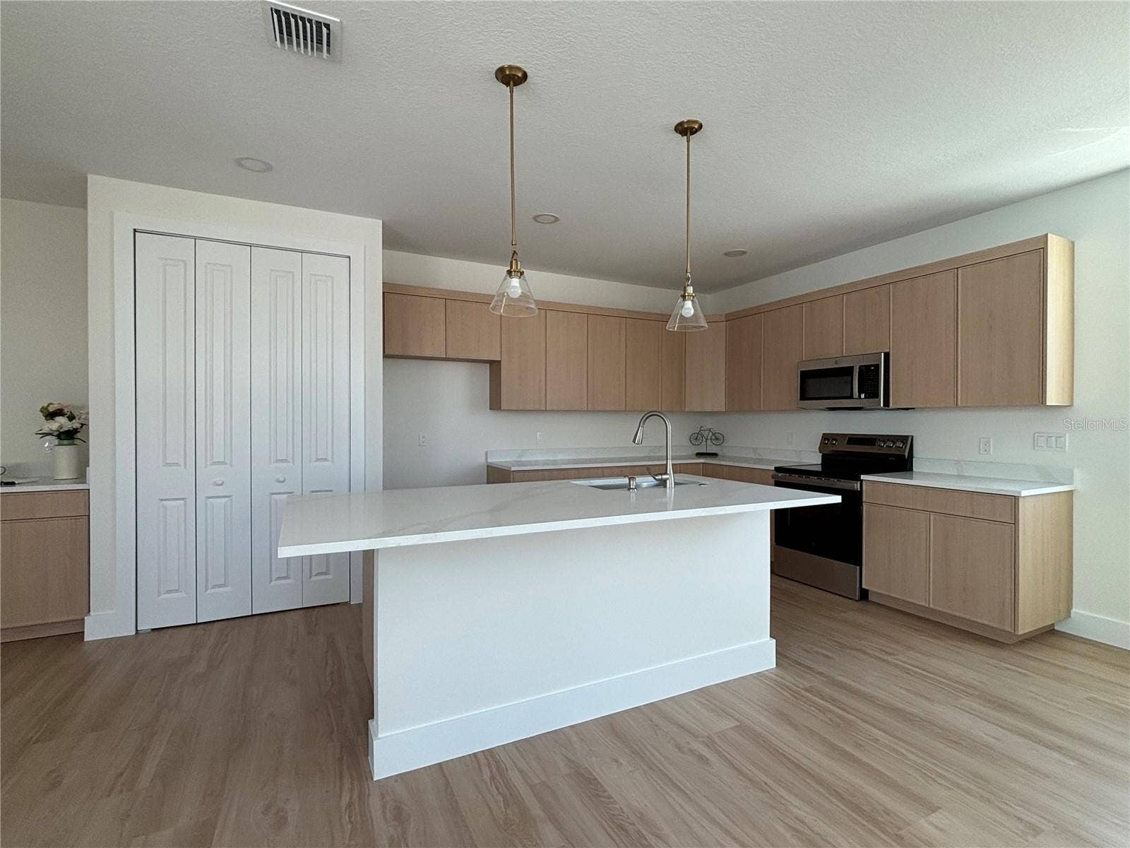 709 GULF BOULEVARD, Indian Rocks Beach, FL 33785