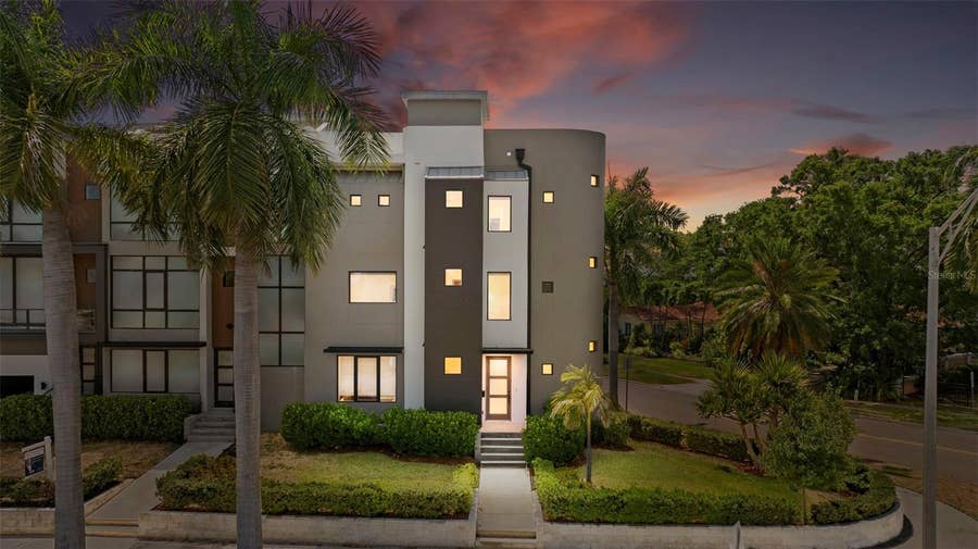 Property photo for 92 W DAVIS BOULEVARD, Tampa, FL