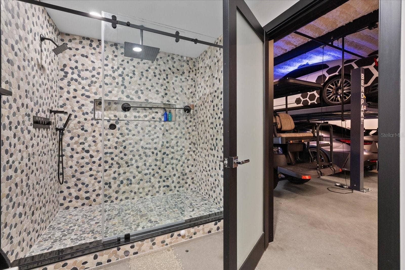 6500 MOTOR ENCLAVE WAY, #1403, Tampa, FL 33610 6500 MOTOR ENCLAVE WAY, #1403, Tampa, FL 33610