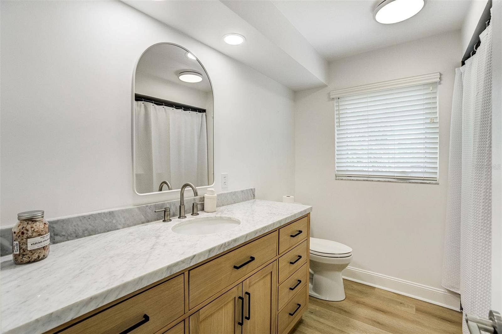 201 DRIFTWOOD LANE, Largo, FL 33770 Guest Bathroom