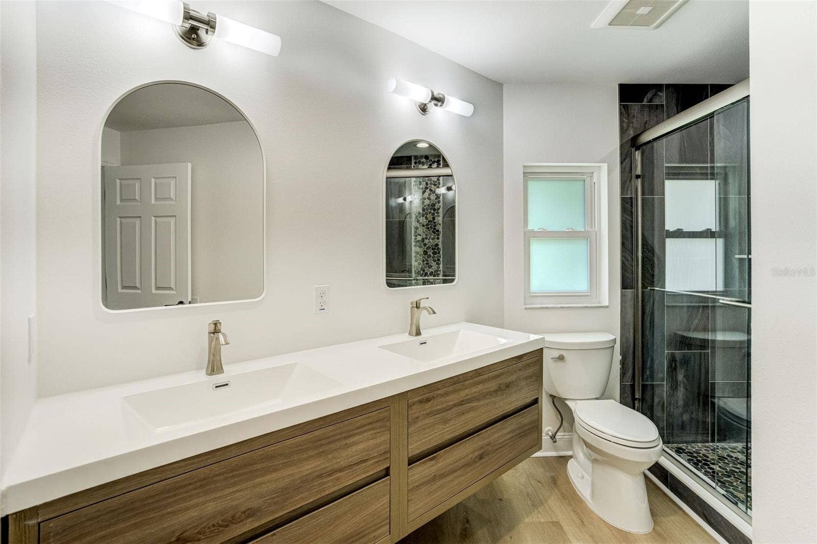 201 DRIFTWOOD LANE, Largo, FL 33770 Guest Bathroom