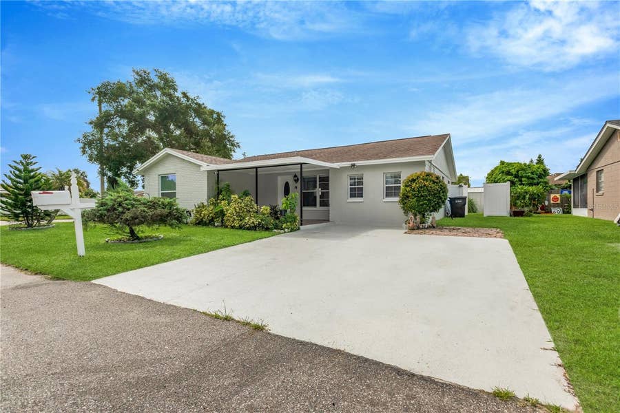 Property photo for 10302 ORCHARD HILLS COURT, Tampa, FL