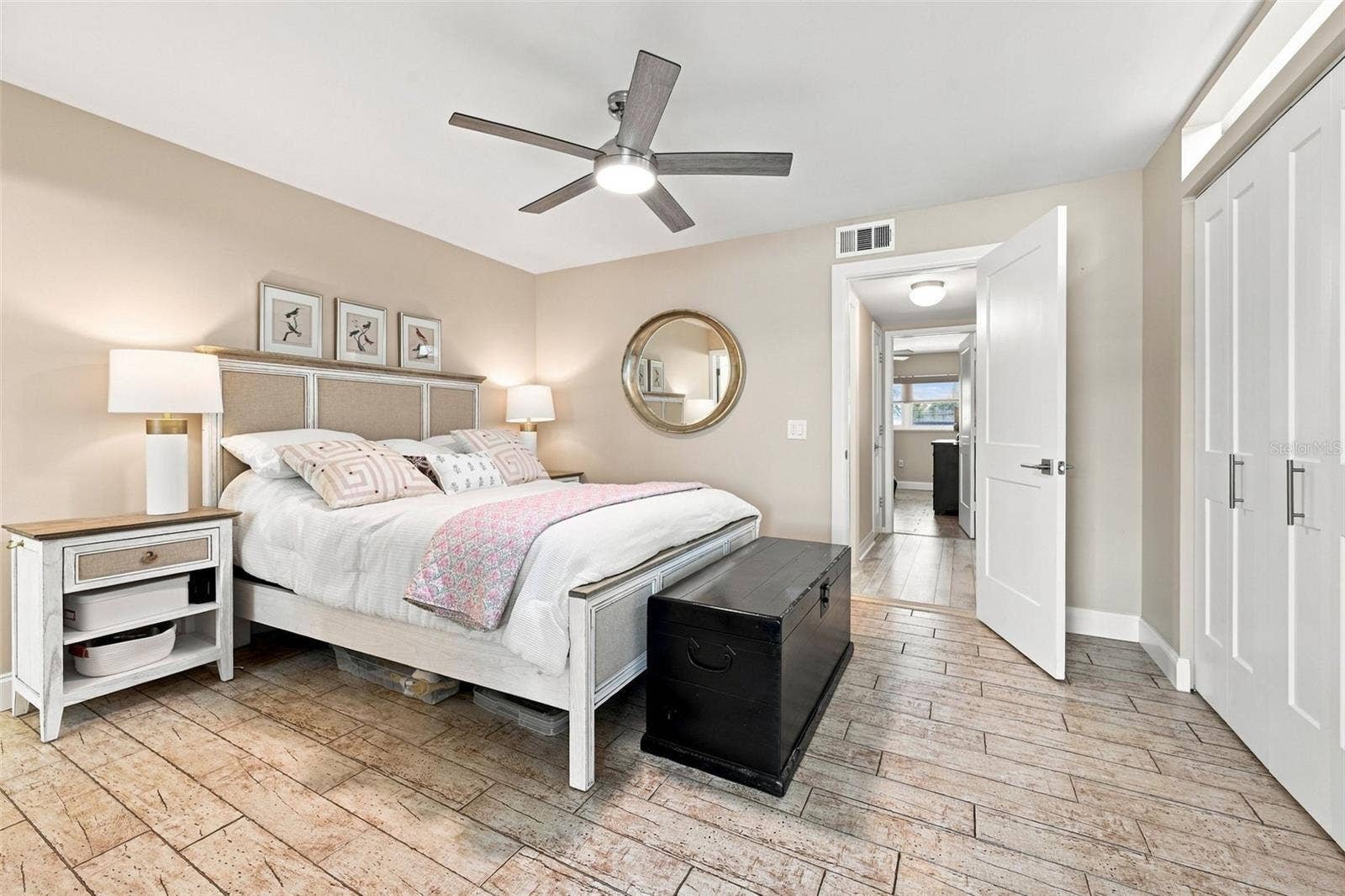 1898 SHORE DRIVE S, #208, South Pasadena, FL 33707 The rooms flow easily