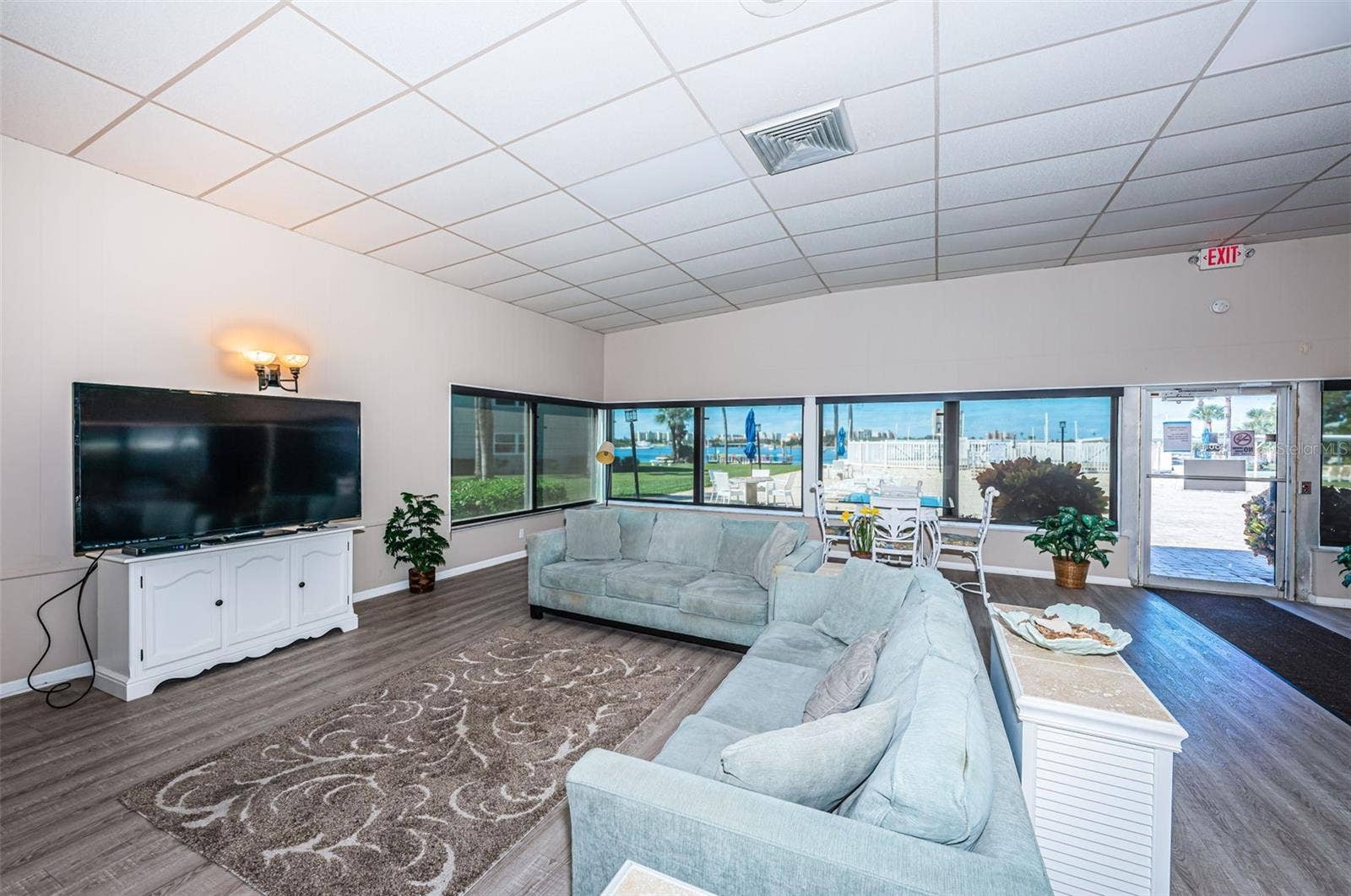 1898 SHORE DRIVE S, #208, South Pasadena, FL 33707 Clubhouse party room