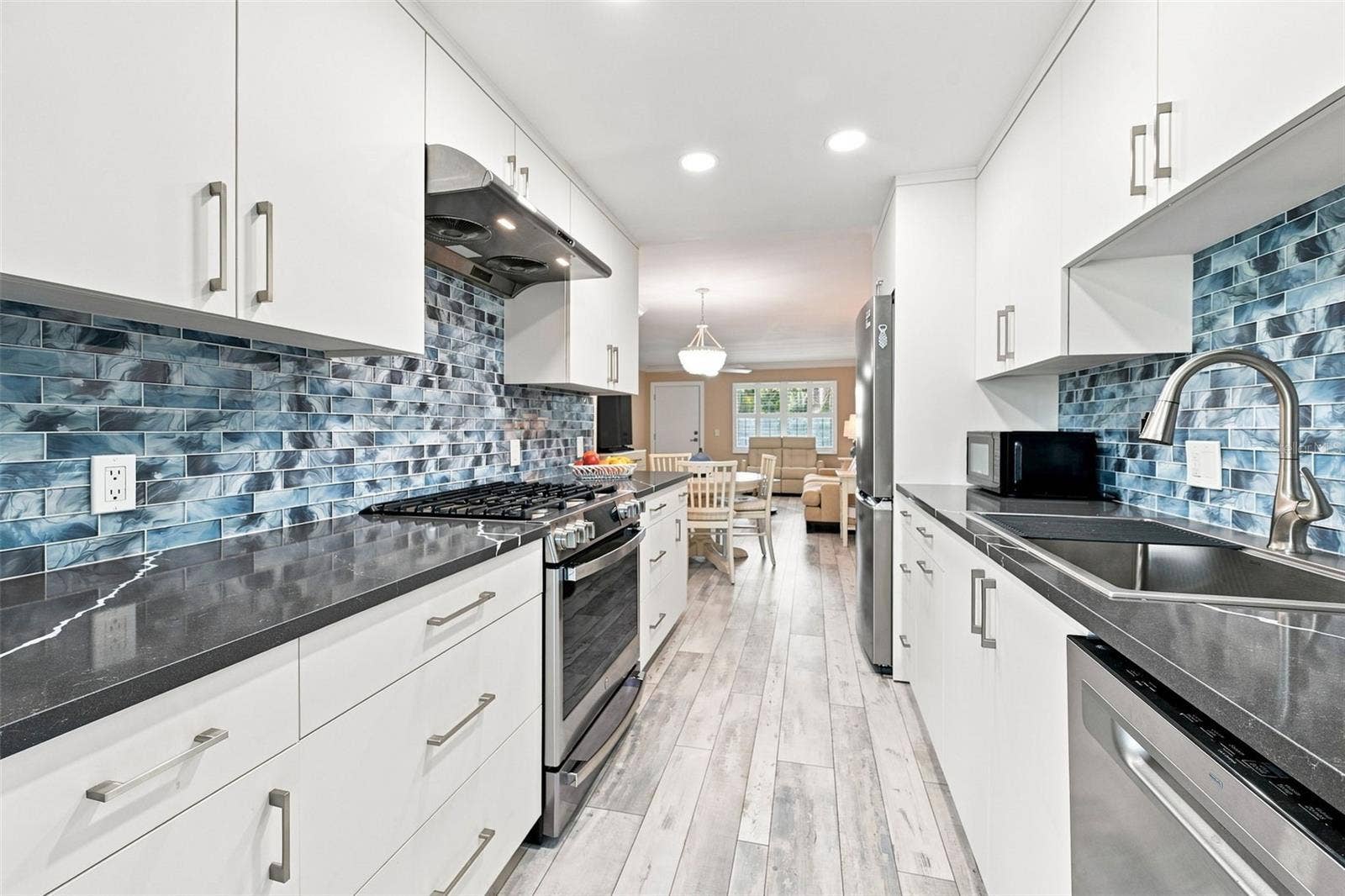 1898 SHORE DRIVE S, #208, South Pasadena, FL 33707 Gas stove, and your gas is included in your monthly HOA
