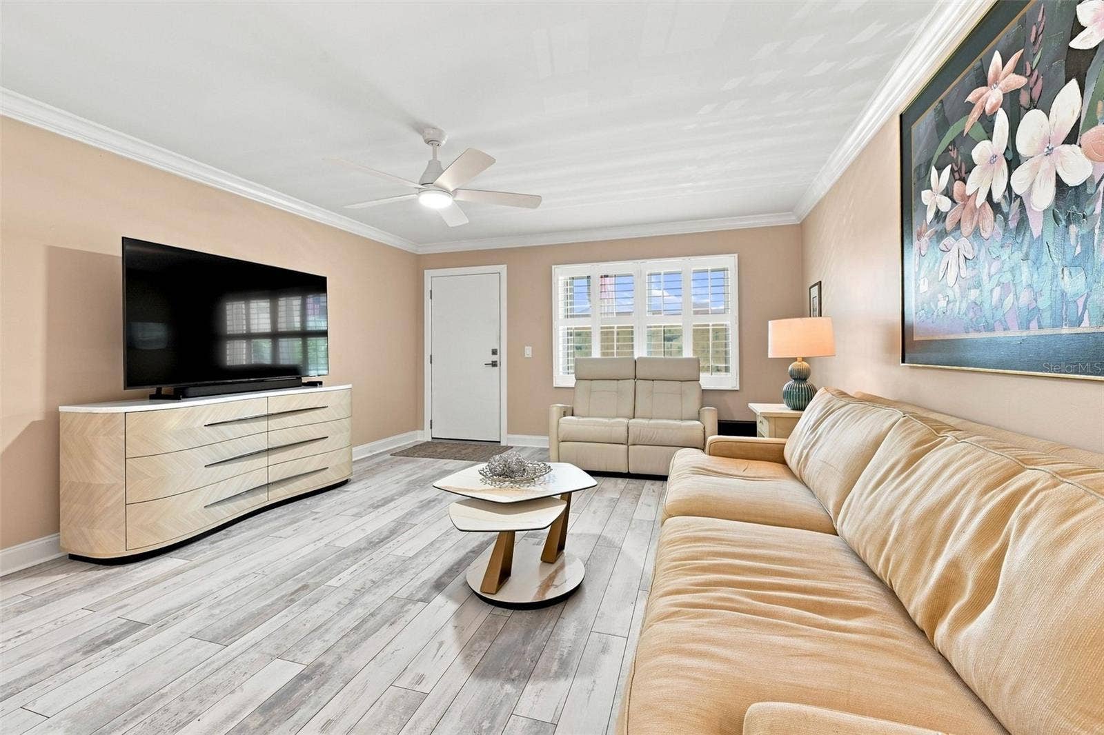 1898 SHORE DRIVE S, #208, South Pasadena, FL 33707 Crown molding, porcelain tile floors