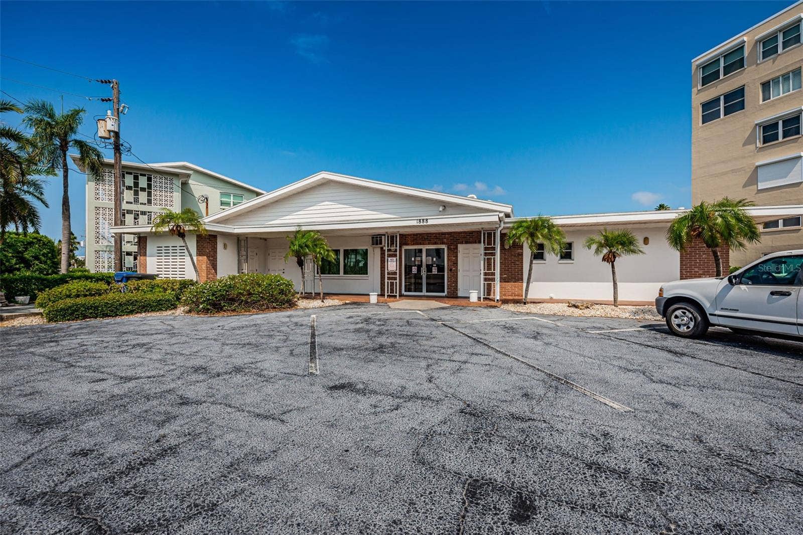 1898 SHORE DRIVE S, #208, South Pasadena, FL 33707 Clubhouse
