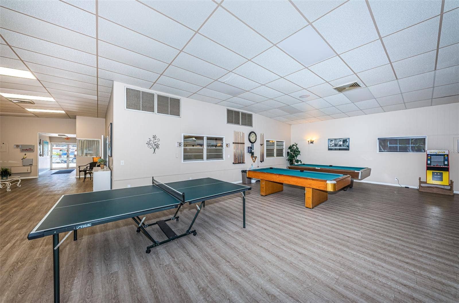 1898 SHORE DRIVE S, #208, South Pasadena, FL 33707 Clubhouse game room