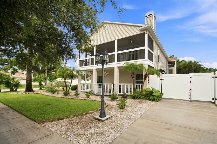 Property photo for 786 59TH AVENUE NE, St Petersburg, FL