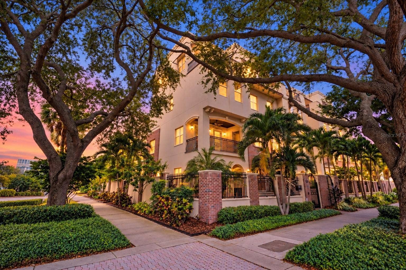 Front of 500 Beach home