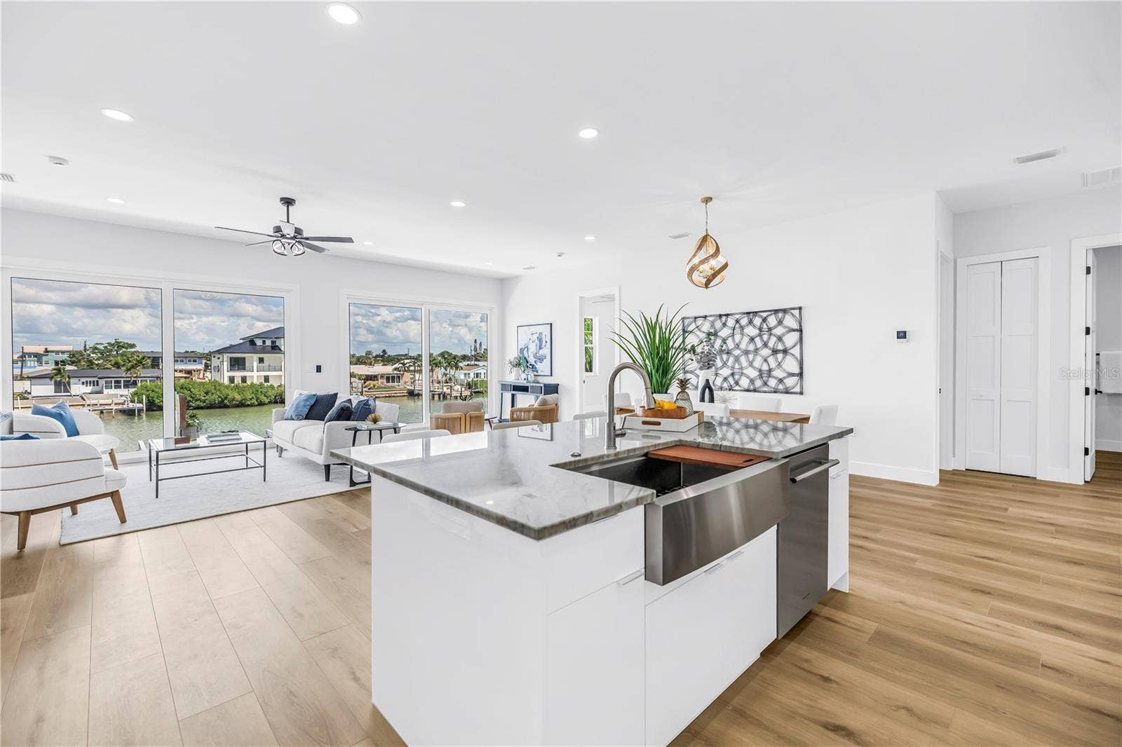 7957 2ND AVENUE S, St Petersburg, FL 33707 7957 2ND AVENUE S, St Petersburg, FL 33707