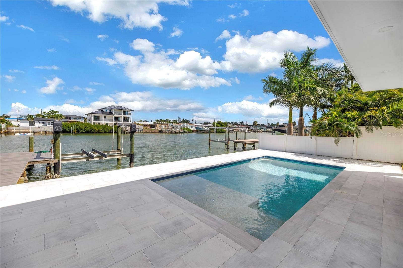 7957 2ND AVENUE S, St Petersburg, FL 33707 7957 2ND AVENUE S, St Petersburg, FL 33707