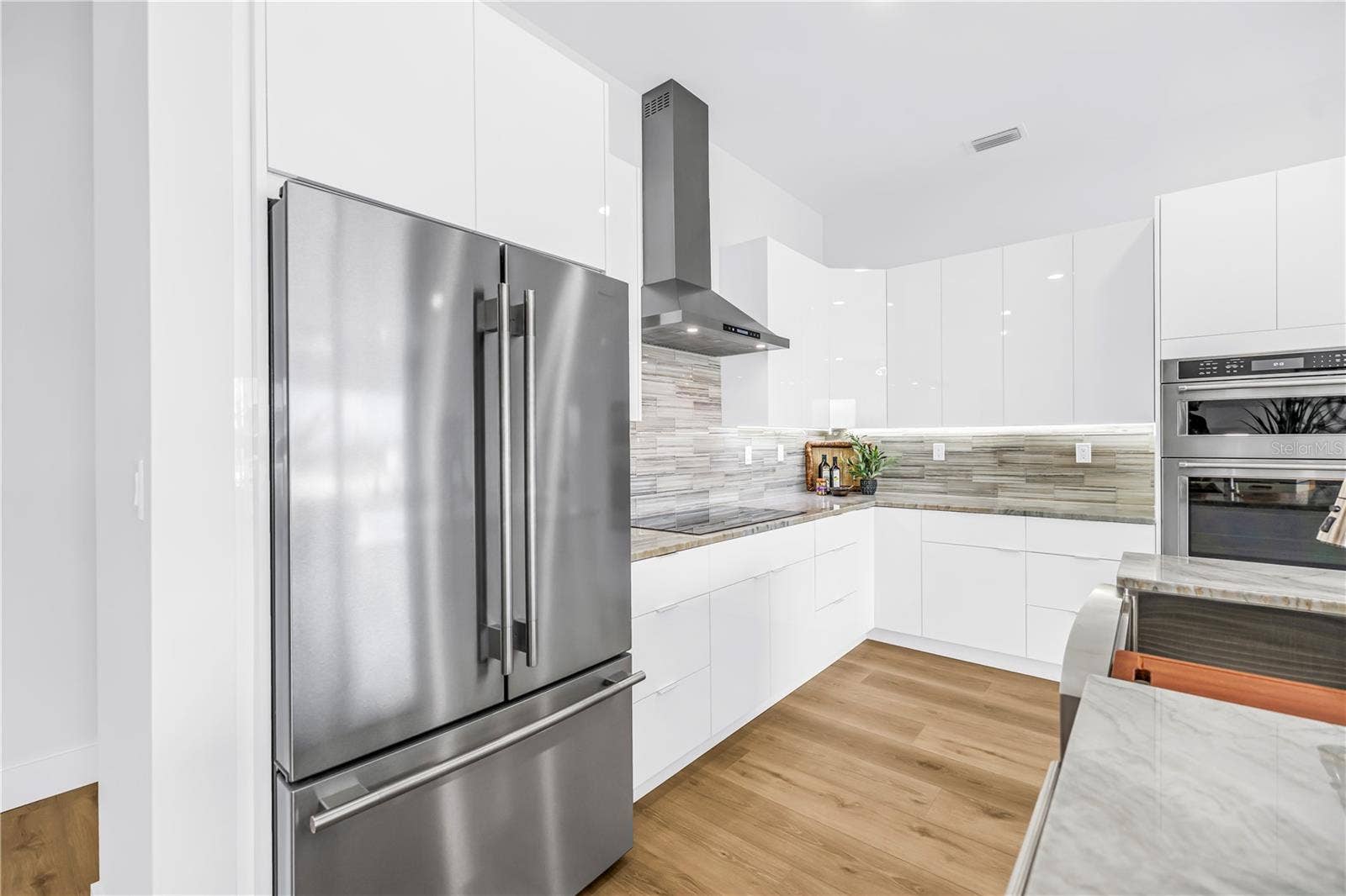 7957 2ND AVENUE S, St Petersburg, FL 33707 7957 2ND AVENUE S, St Petersburg, FL 33707