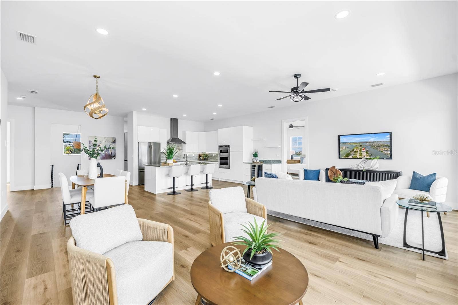 7957 2ND AVENUE S, St Petersburg, FL 33707 7957 2ND AVENUE S, St Petersburg, FL 33707
