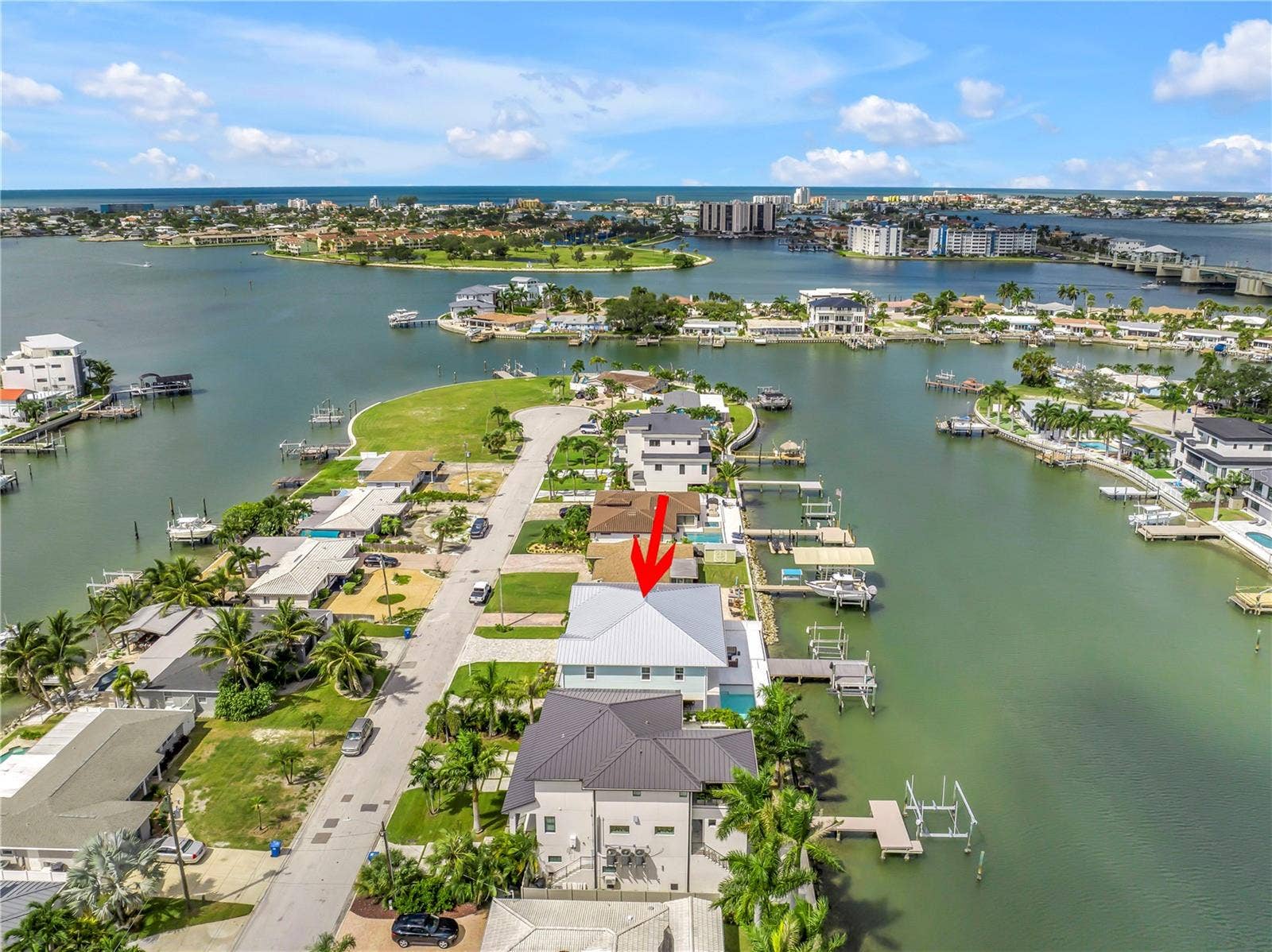 7957 2ND AVENUE S, St Petersburg, FL 33707 7957 2ND AVENUE S, St Petersburg, FL 33707