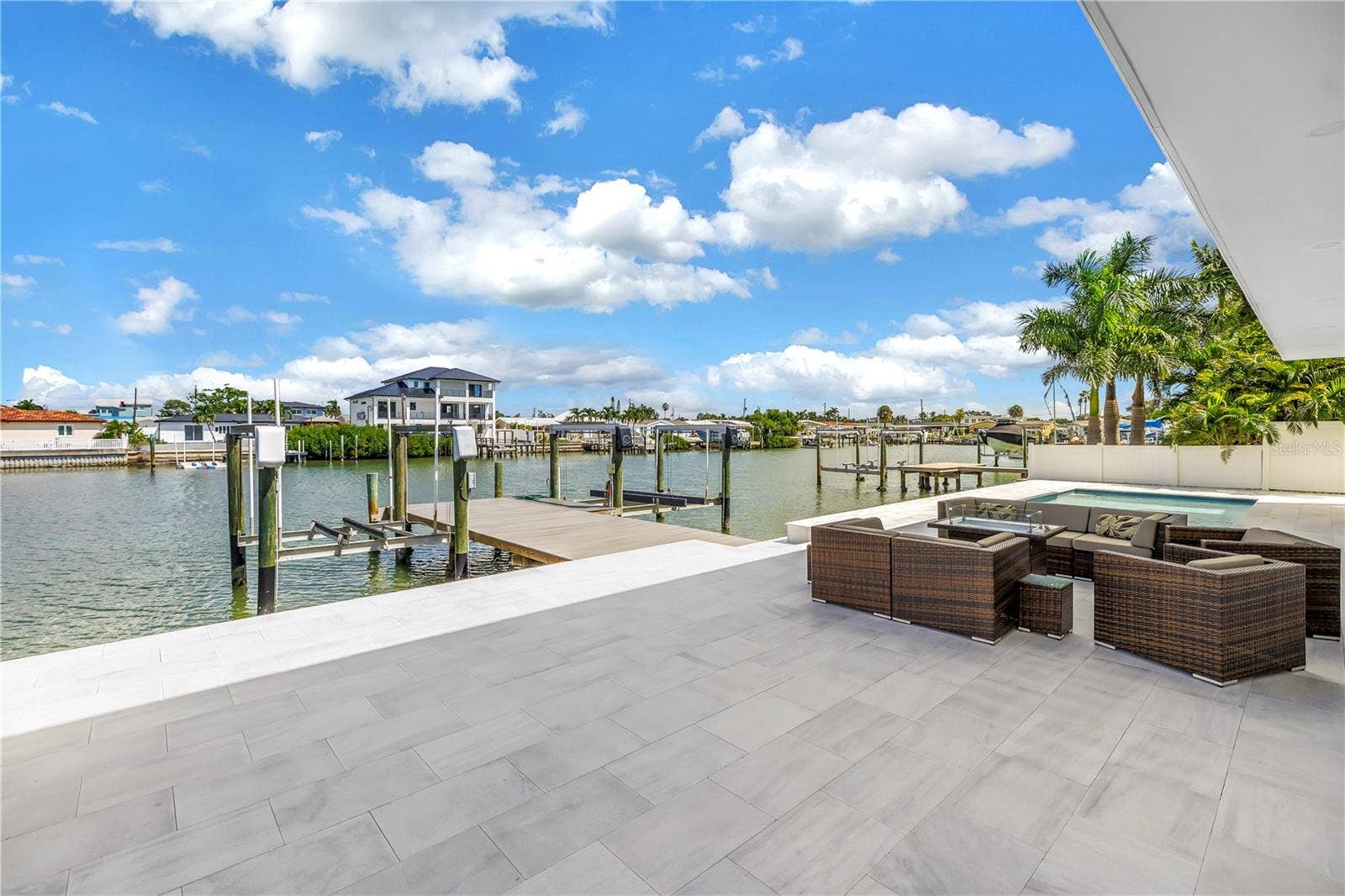 7957 2ND AVENUE S, St Petersburg, FL 33707 7957 2ND AVENUE S, St Petersburg, FL 33707